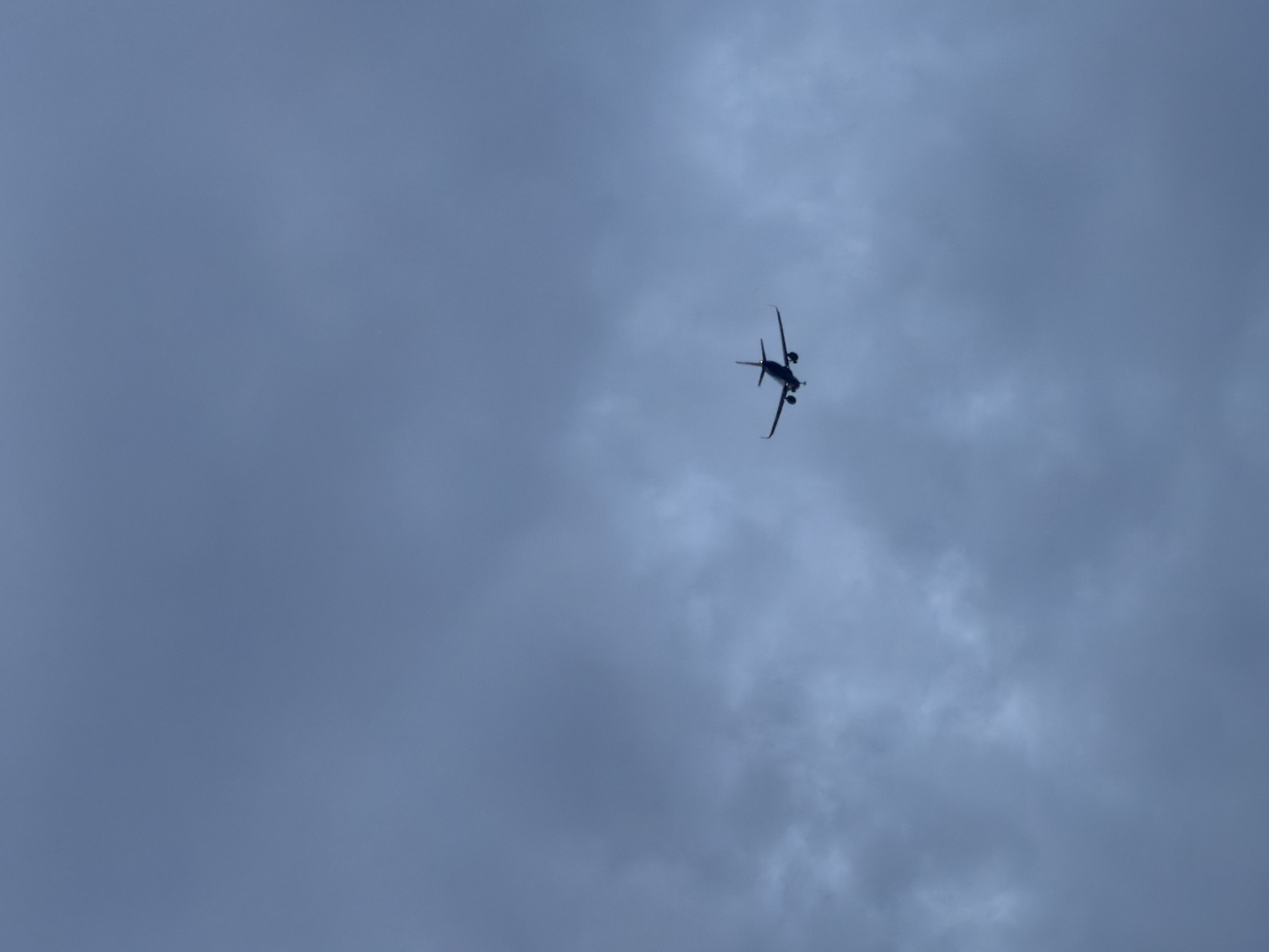 Evening street scenes and aircraft observed in Perm, Russia