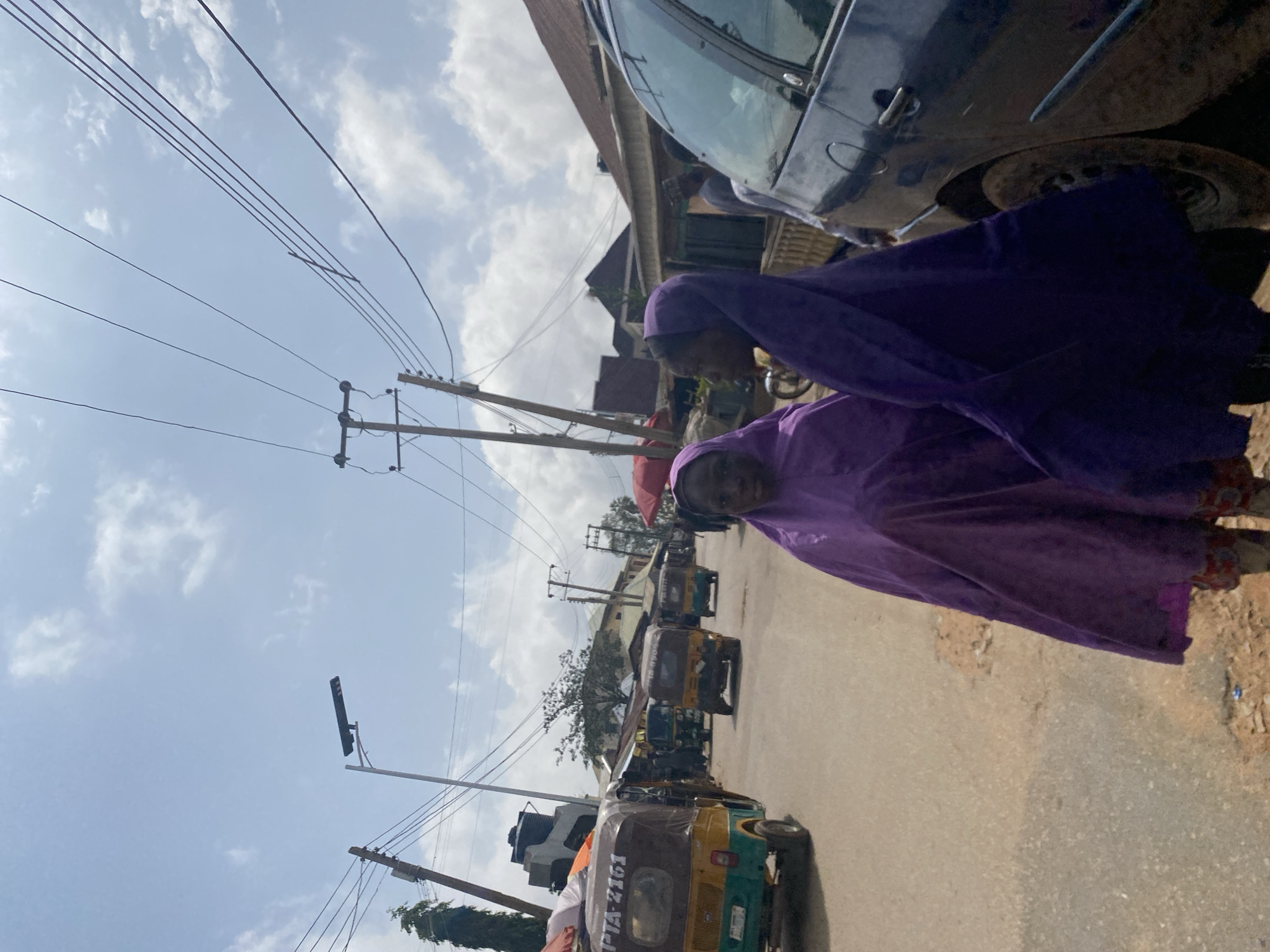 Jos street market in full swing on a weekday morning