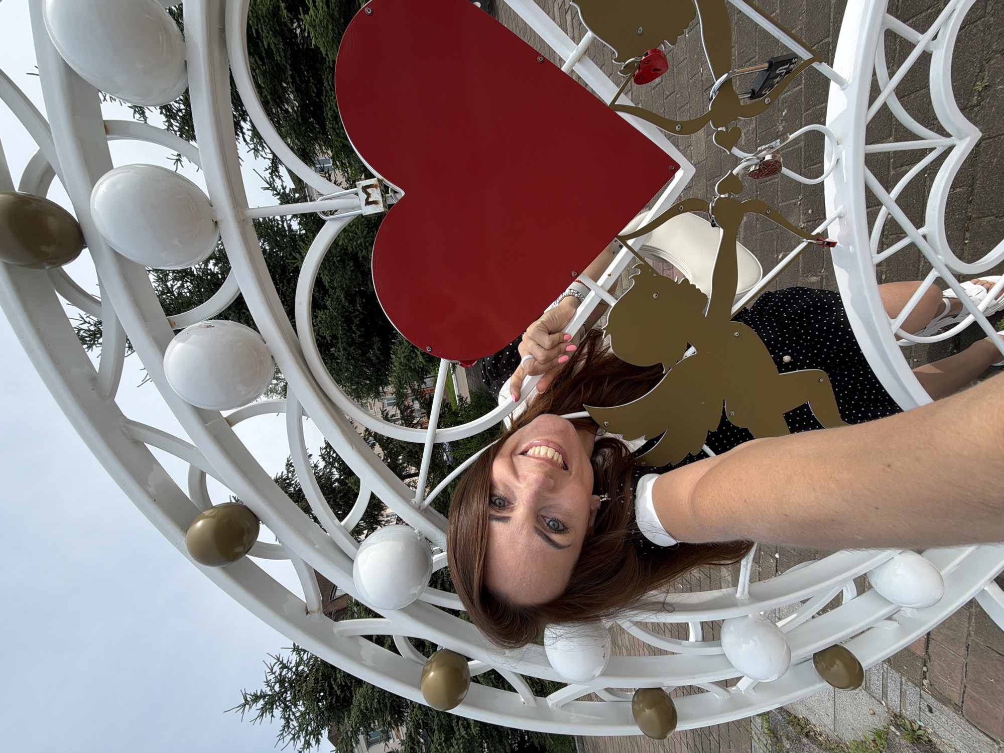 Selfie session at Birobidzhan's heart sculpture park