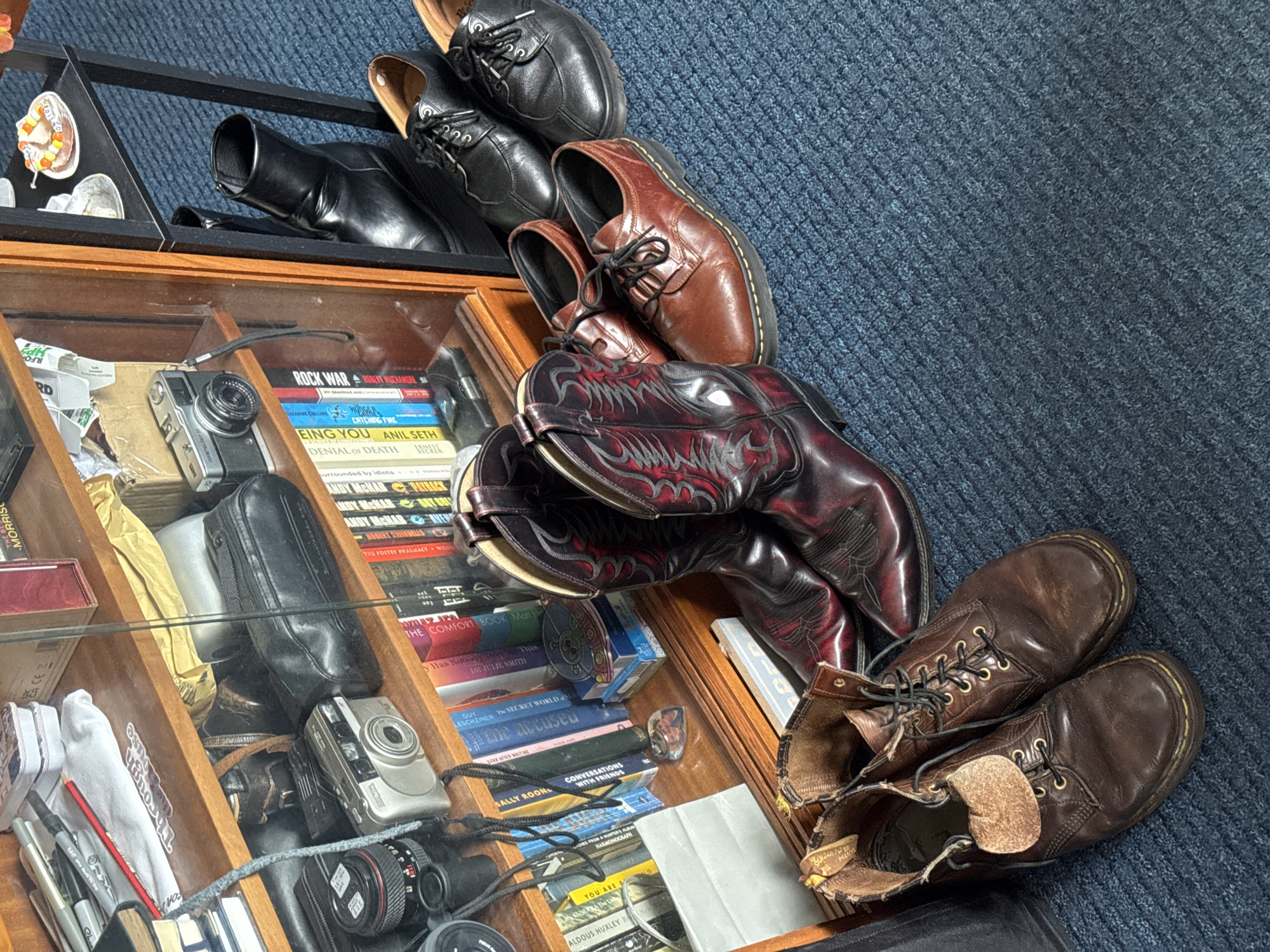 Shoe display and Guinness glasses documented at location