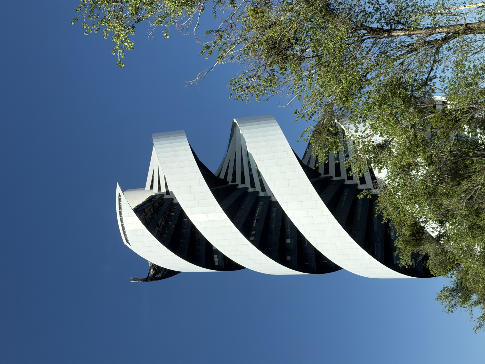 Modern helical building observed in San Bernardino Tlaxcalancingo