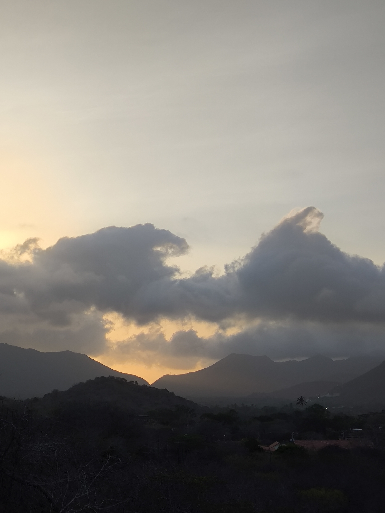 Photographer documents twilight landscape in rural Venezuelan mountain community