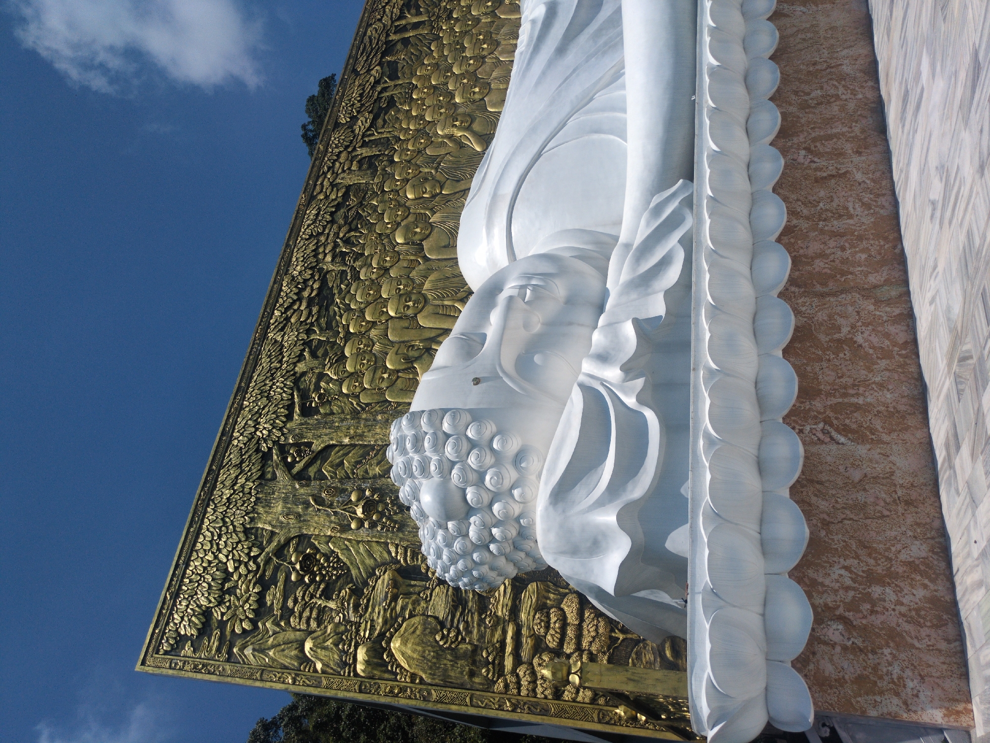 Buddhist temple grounds documented during brief visit in Phú Quốc