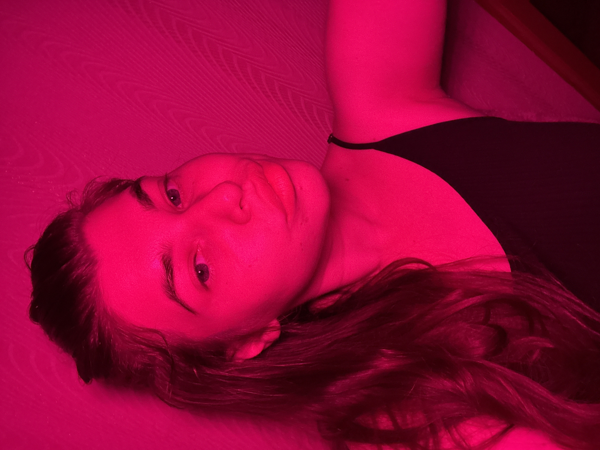 Indoor photo session with colorful lighting in Мещёры
