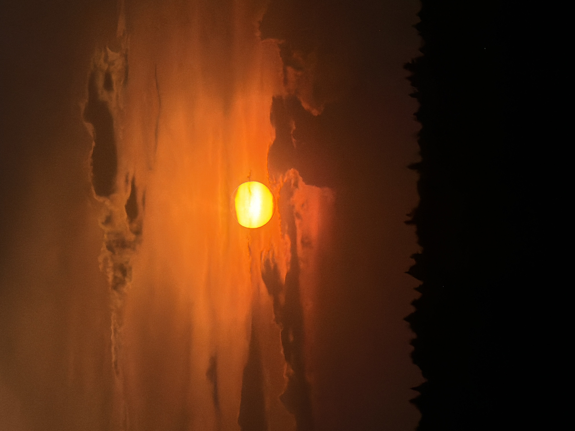 Dramatic sunset captured across Moscow region over 90 minutes