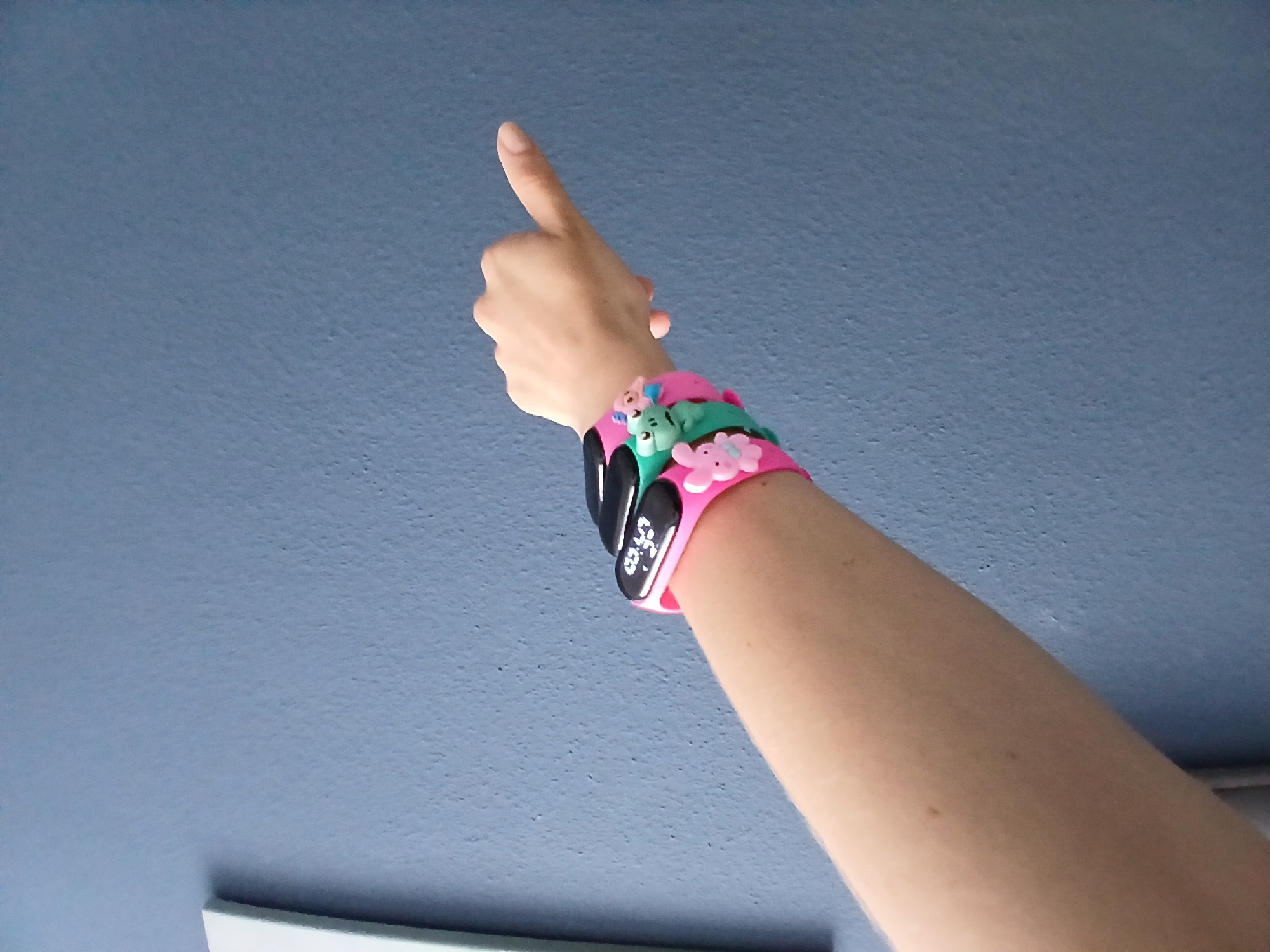 Wrist check in Yekaterinburg: watches, bracelets, and cake