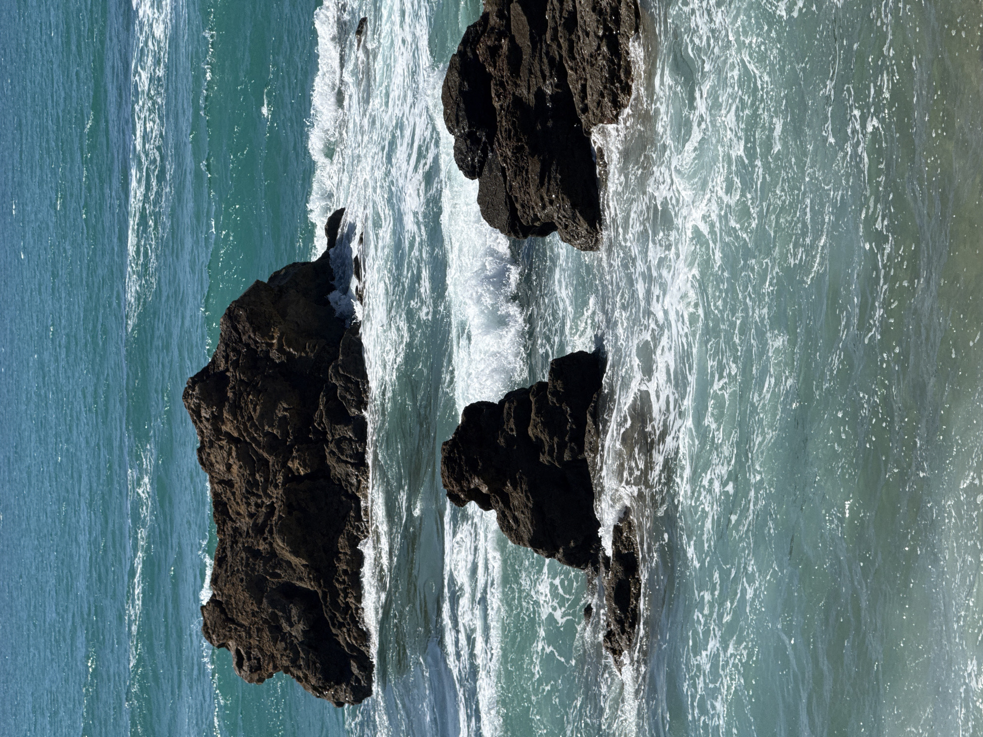 Summer afternoon surfing and coastal scenes documented in Bidart