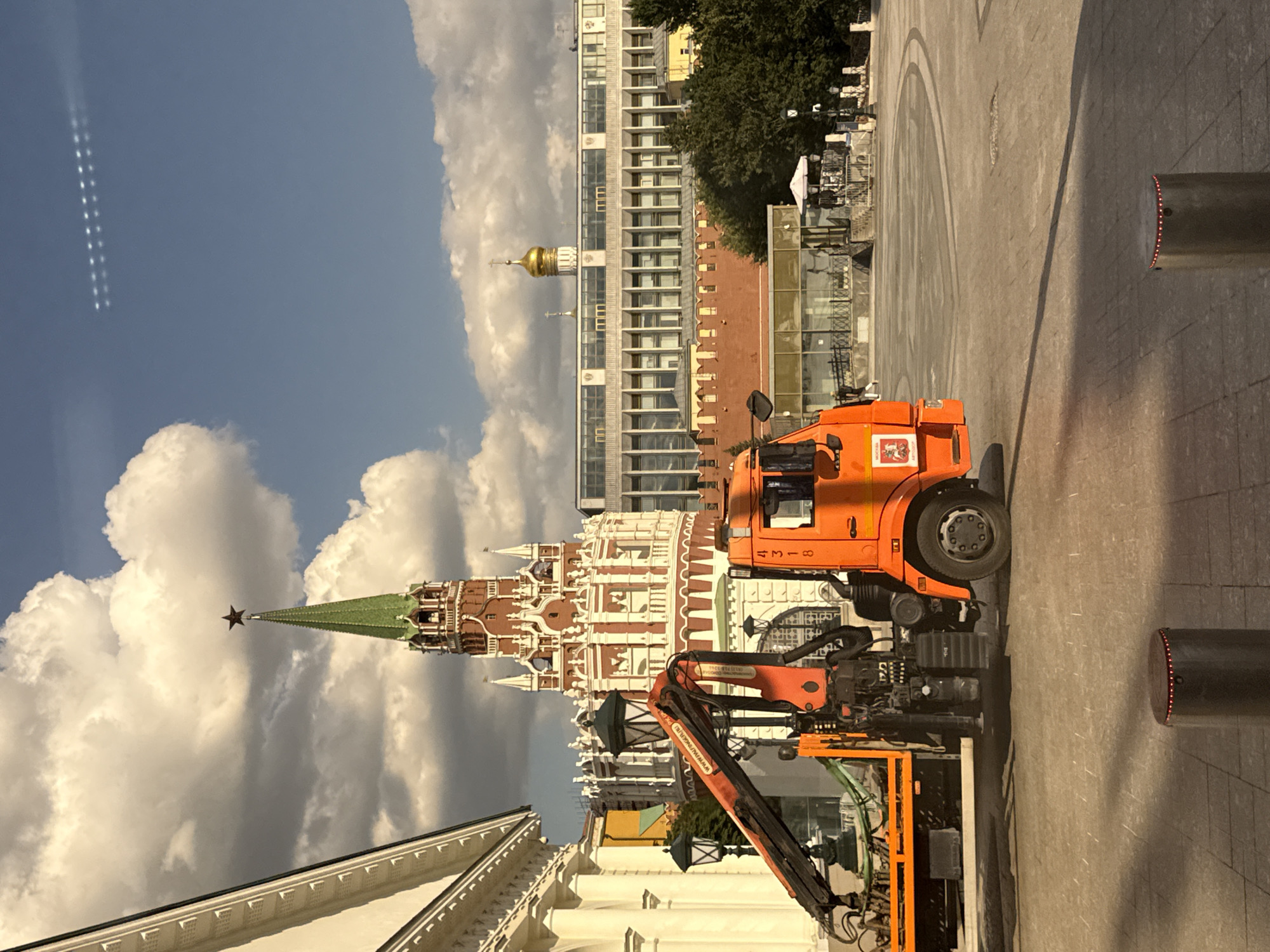 Midday scenes across Moscow's historic center