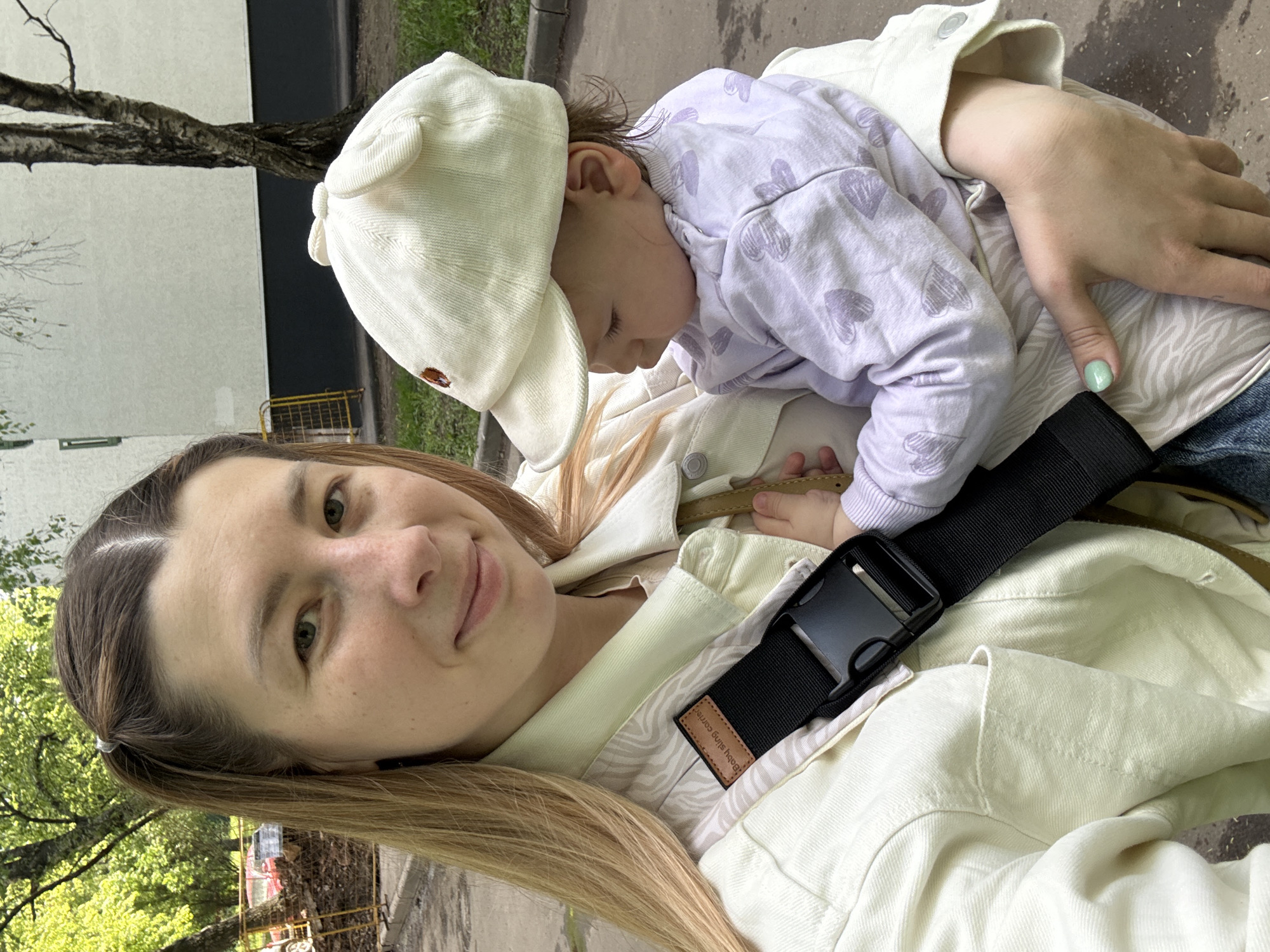 Moscow families, construction workers captured in morning moments