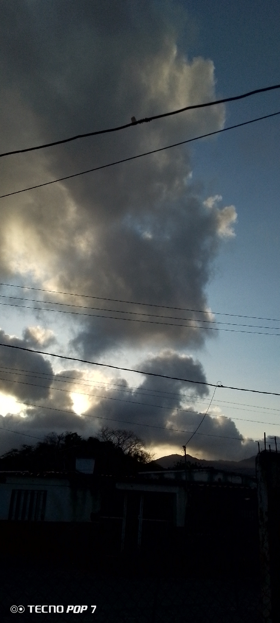 Changing clouds documented over Altagracia Venezuela neighborhood