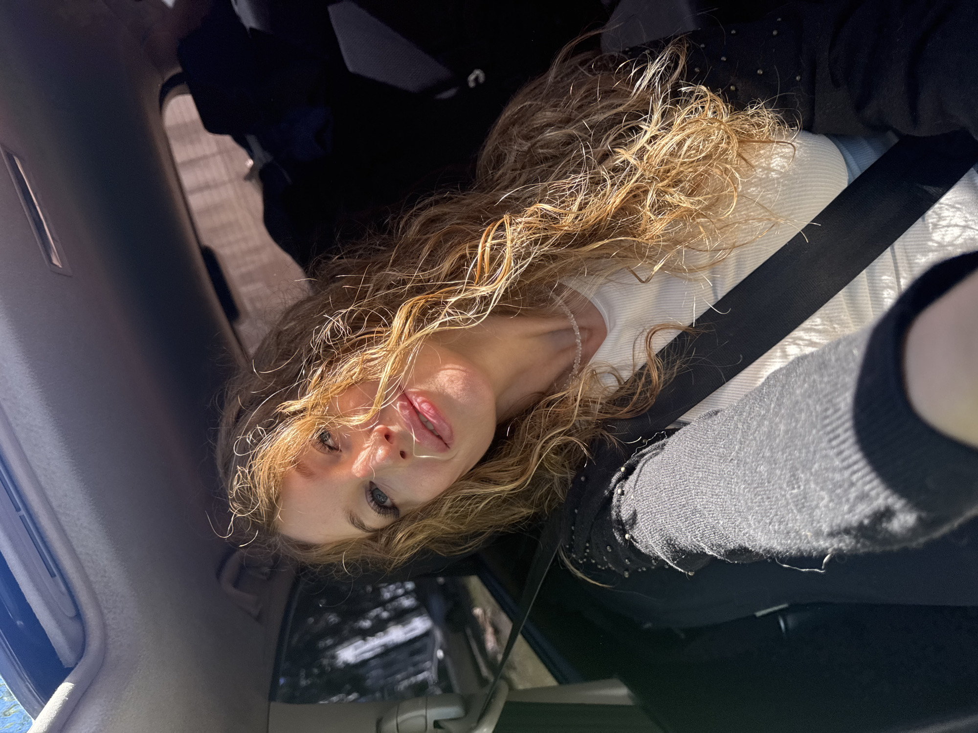 Women document morning moments through selfies in Chaikovsky