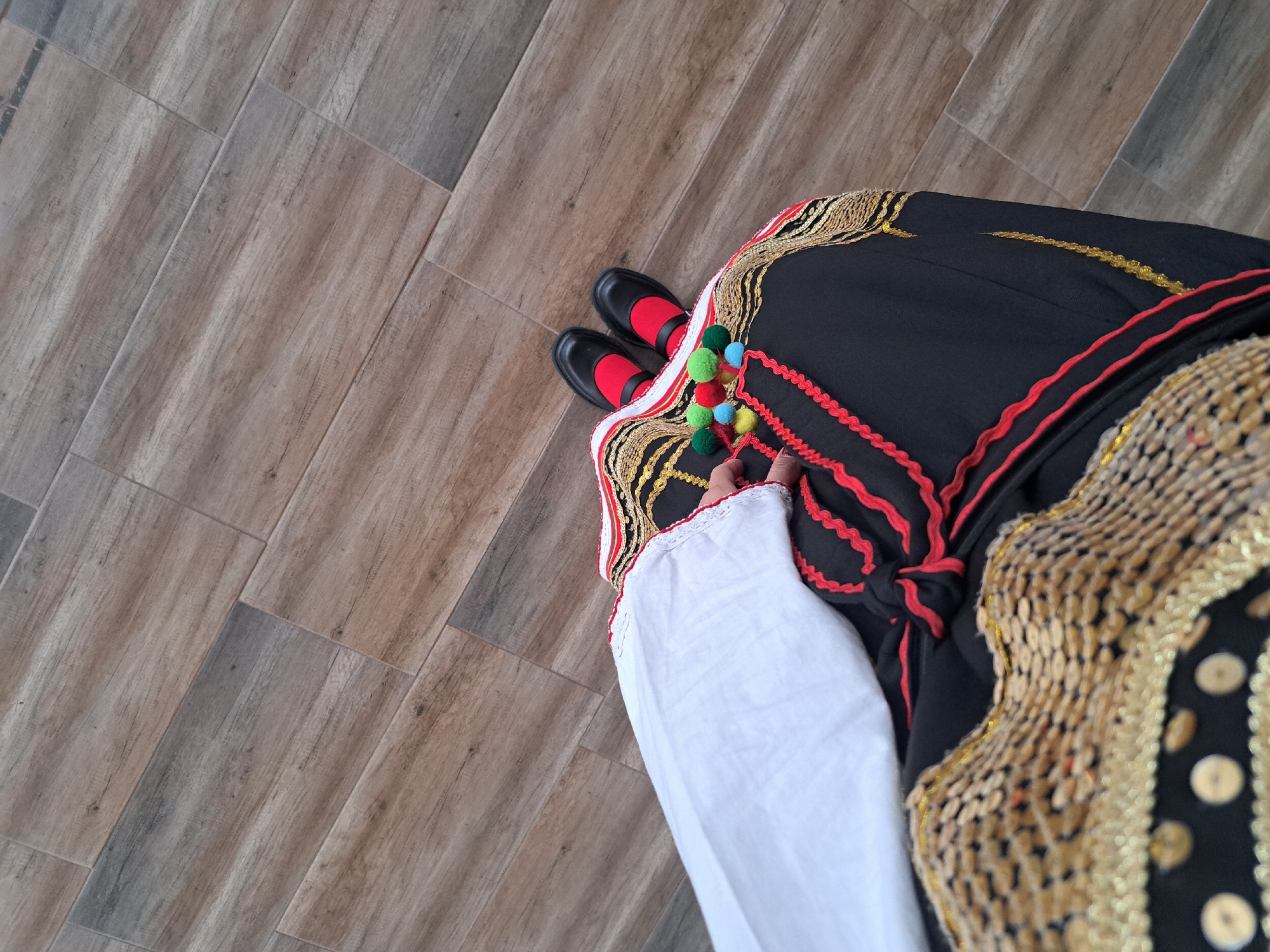 Traditional Bulgarian folk costumes displayed in Chepintsi cultural event