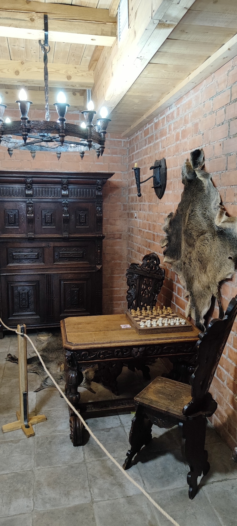 Inside and around Lida Castle's medieval grounds and park