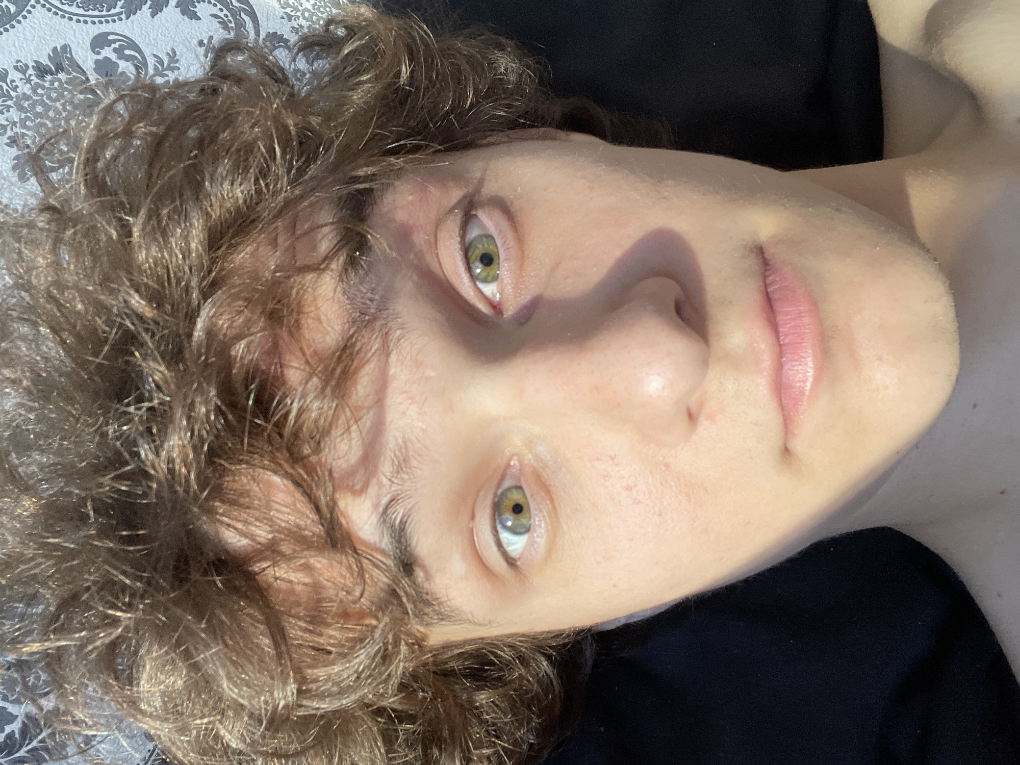 Lazy morning selfie session in a Krasnoyarsk bedroom