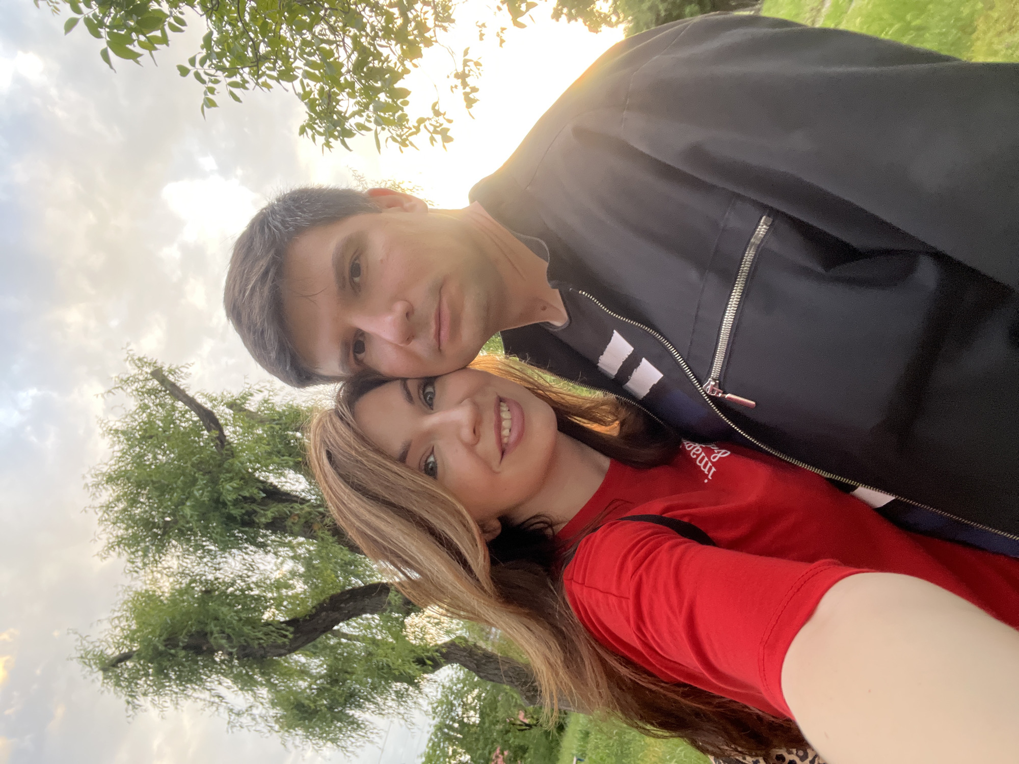 Evening moments captured across Kryvyi Rih parks and streets