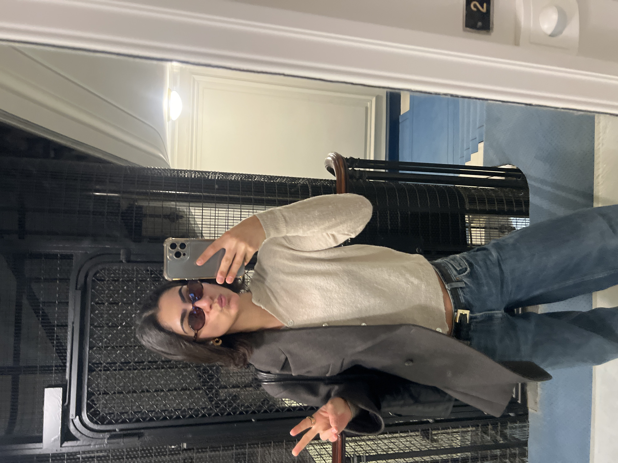 Morning moments captured in Paris: elevator selfie, organized workspace