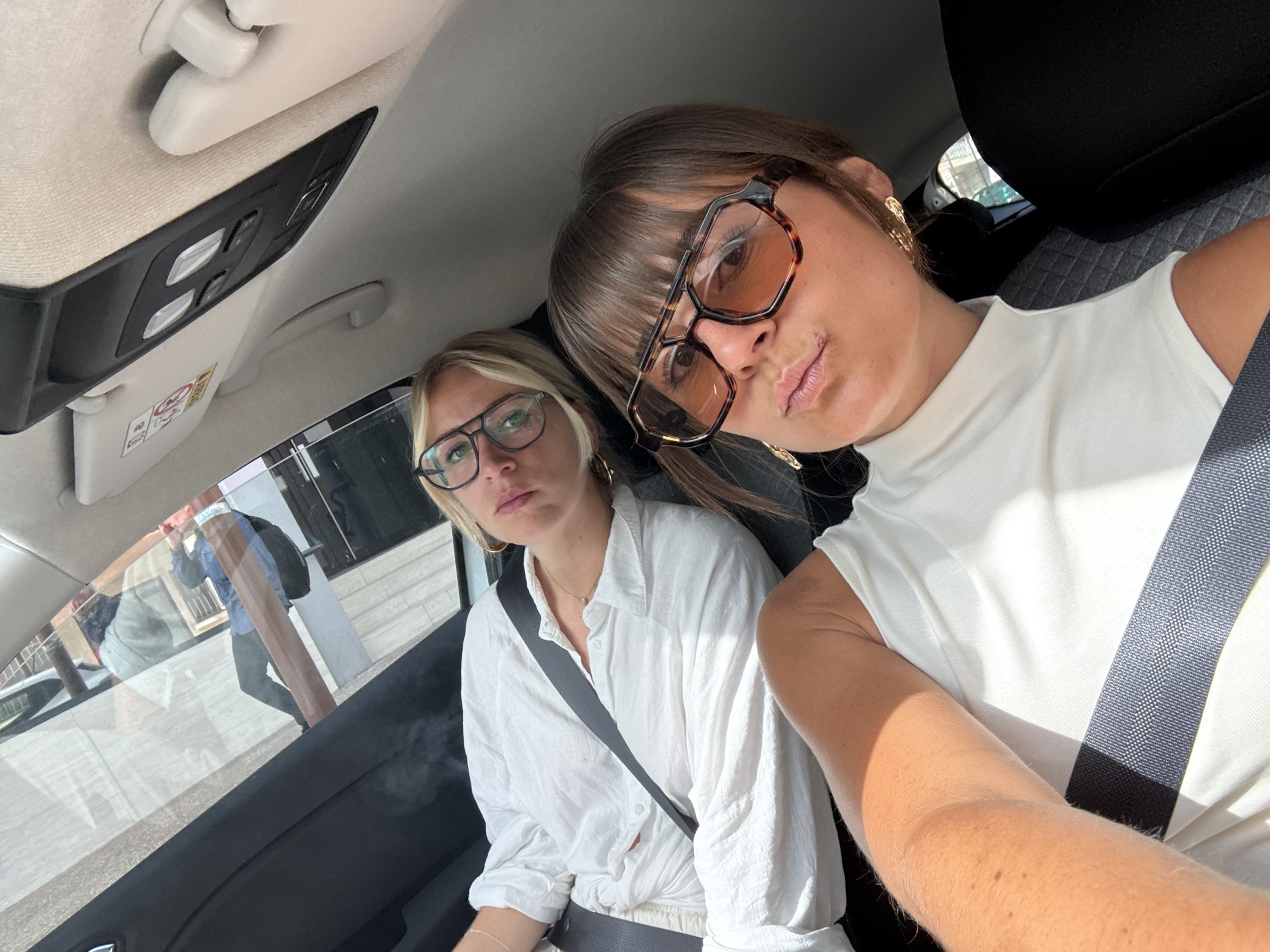 Two women observed in car in Le Cannet, France