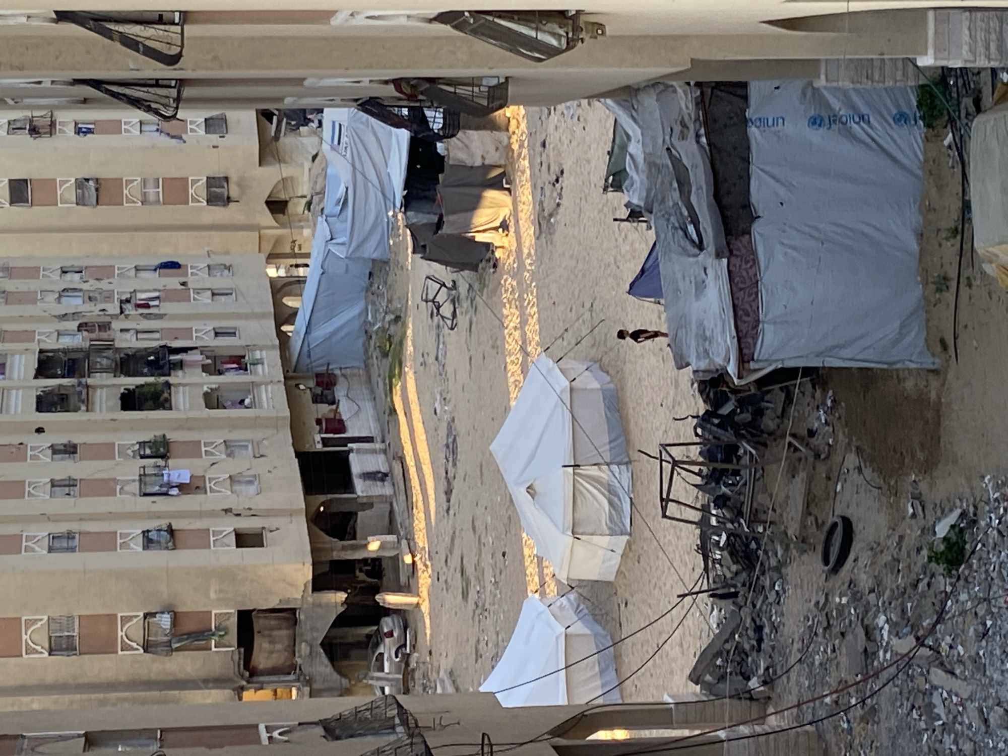 Witnesses Document Widespread Damage and Displacement in Khan Yunis