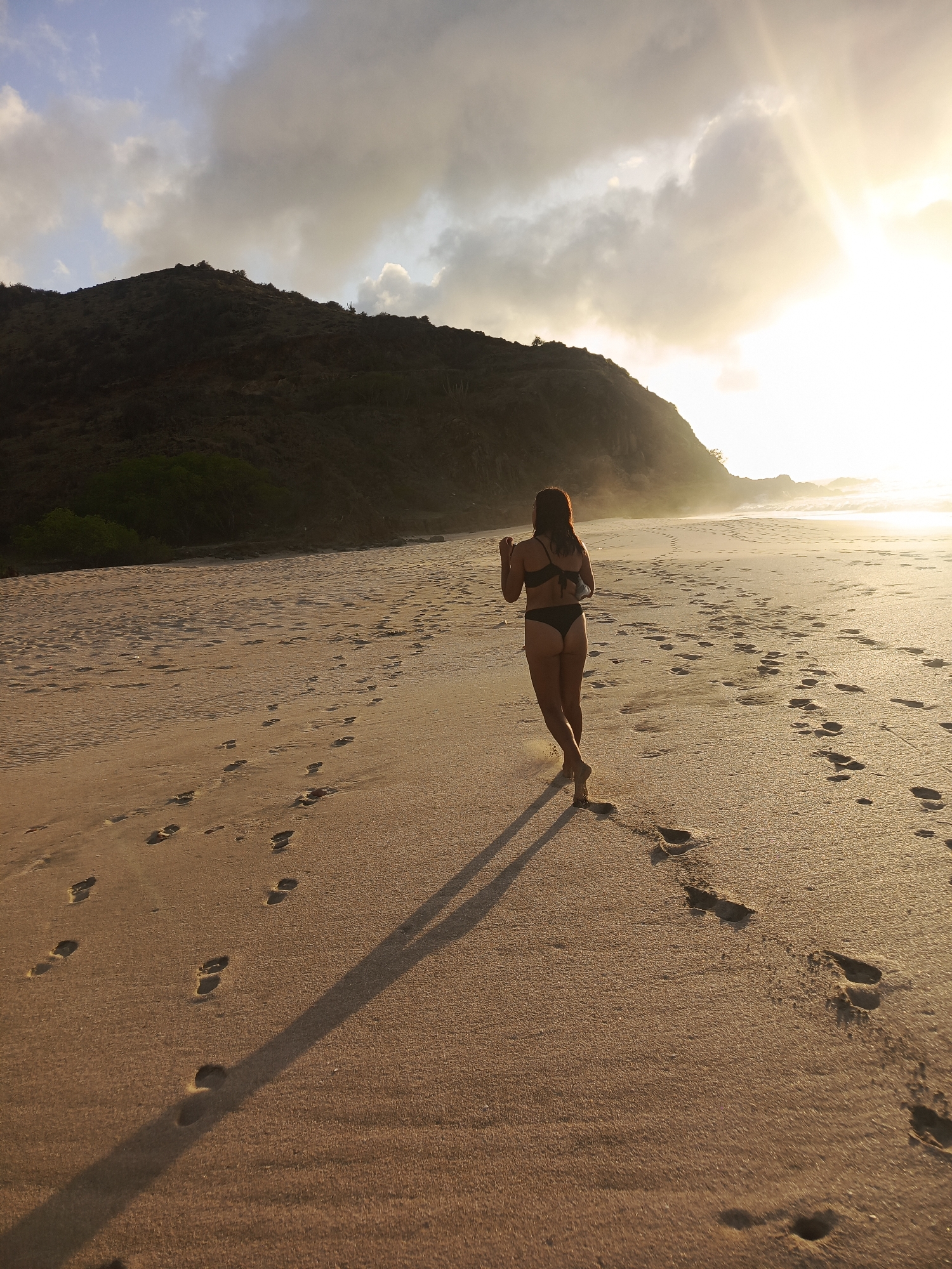 Sunset beach walk and selfies at Pedro González, Venezuela