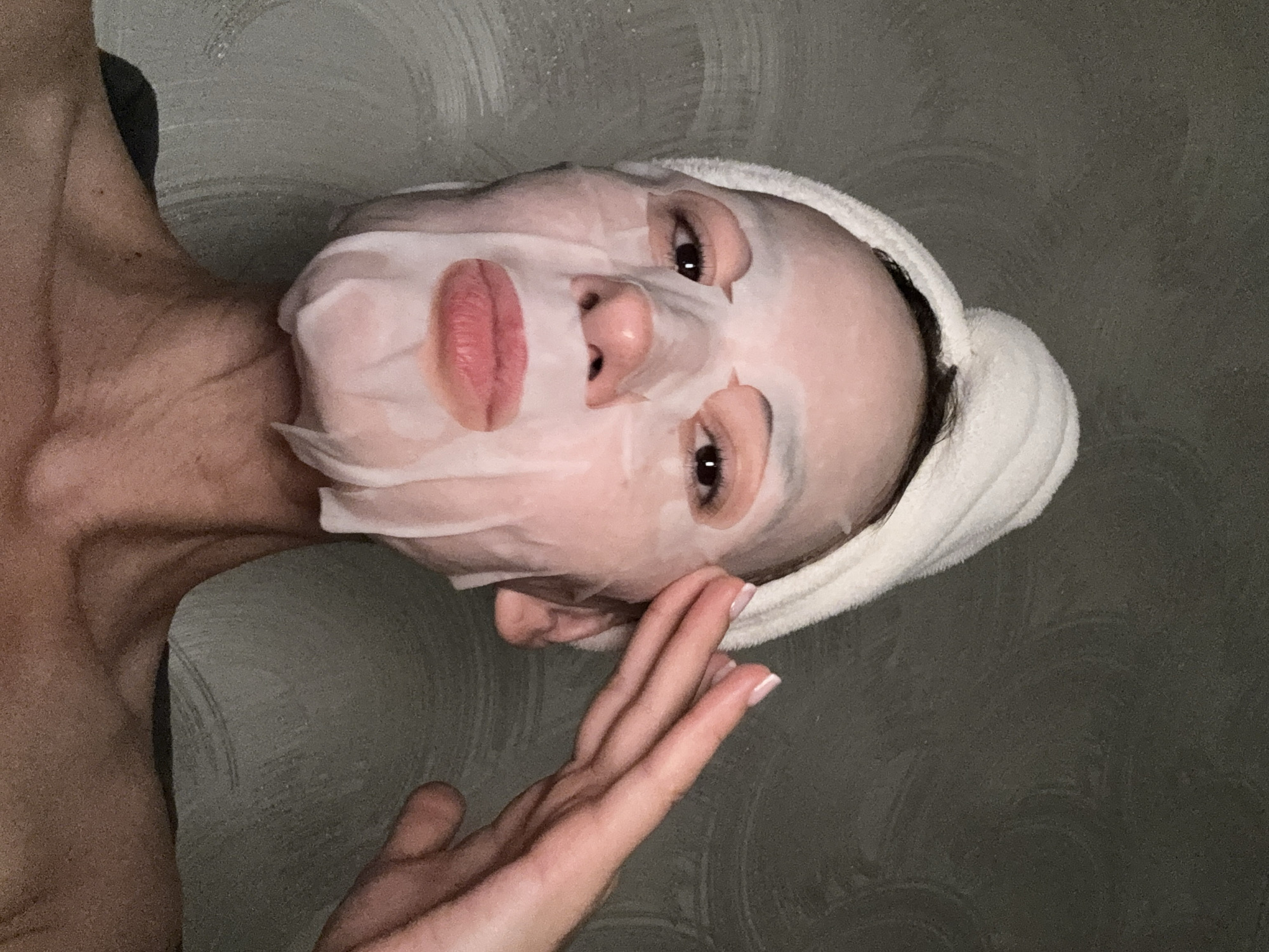 Sheet mask selfie series, start to finish, Sochi