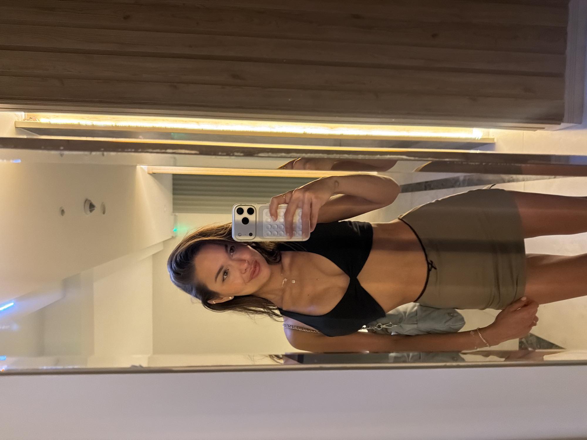 Mirror selfies in Bodrum, outfit ready for the night