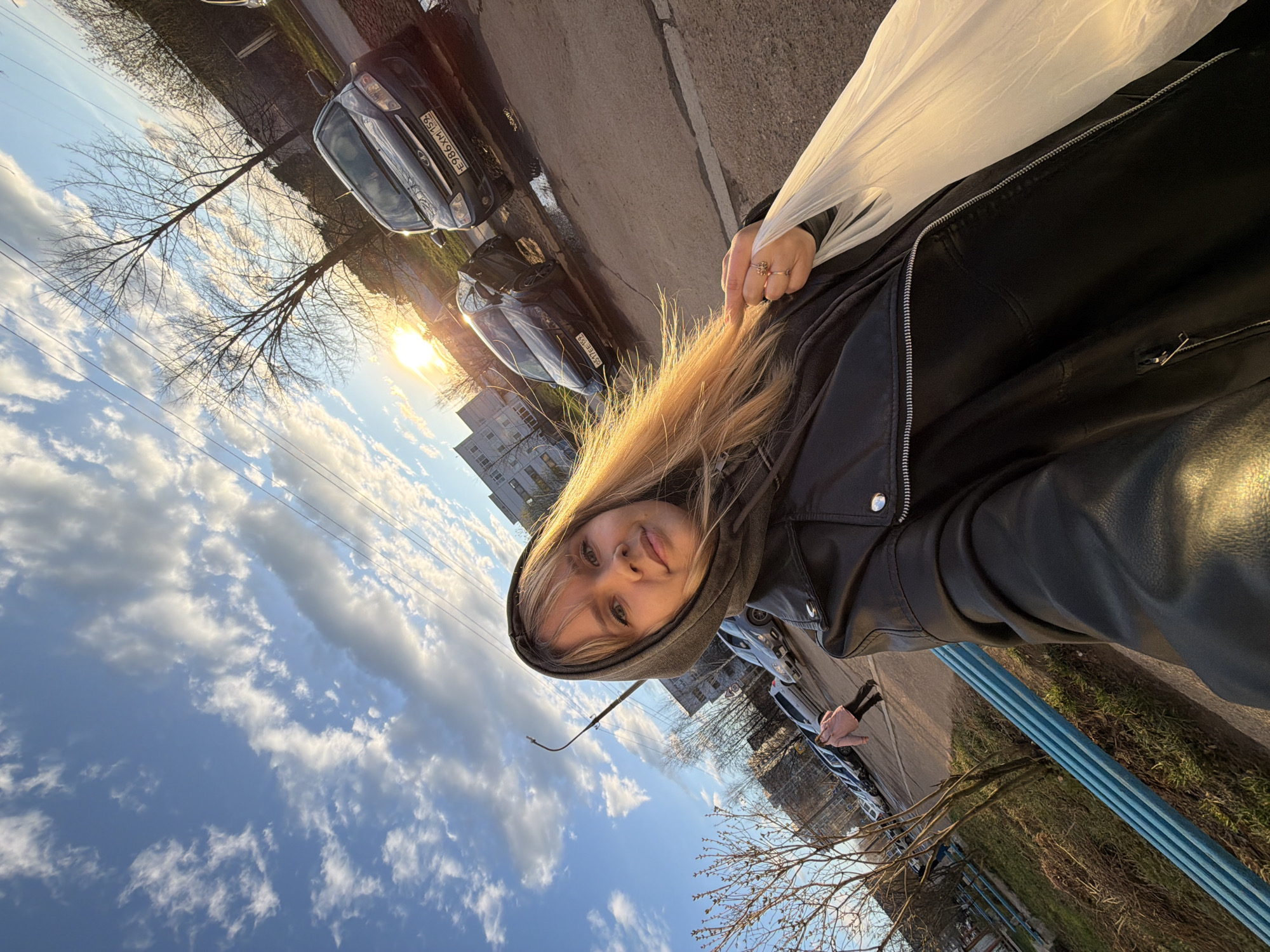 Afternoon selfies and family moments captured during golden hour