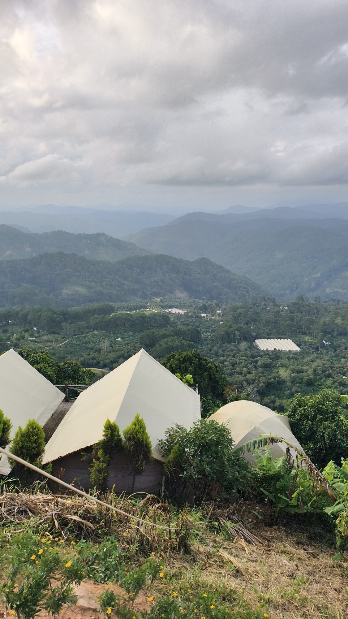 Cloud 9 café and mountain views in Da Lat's hillside district