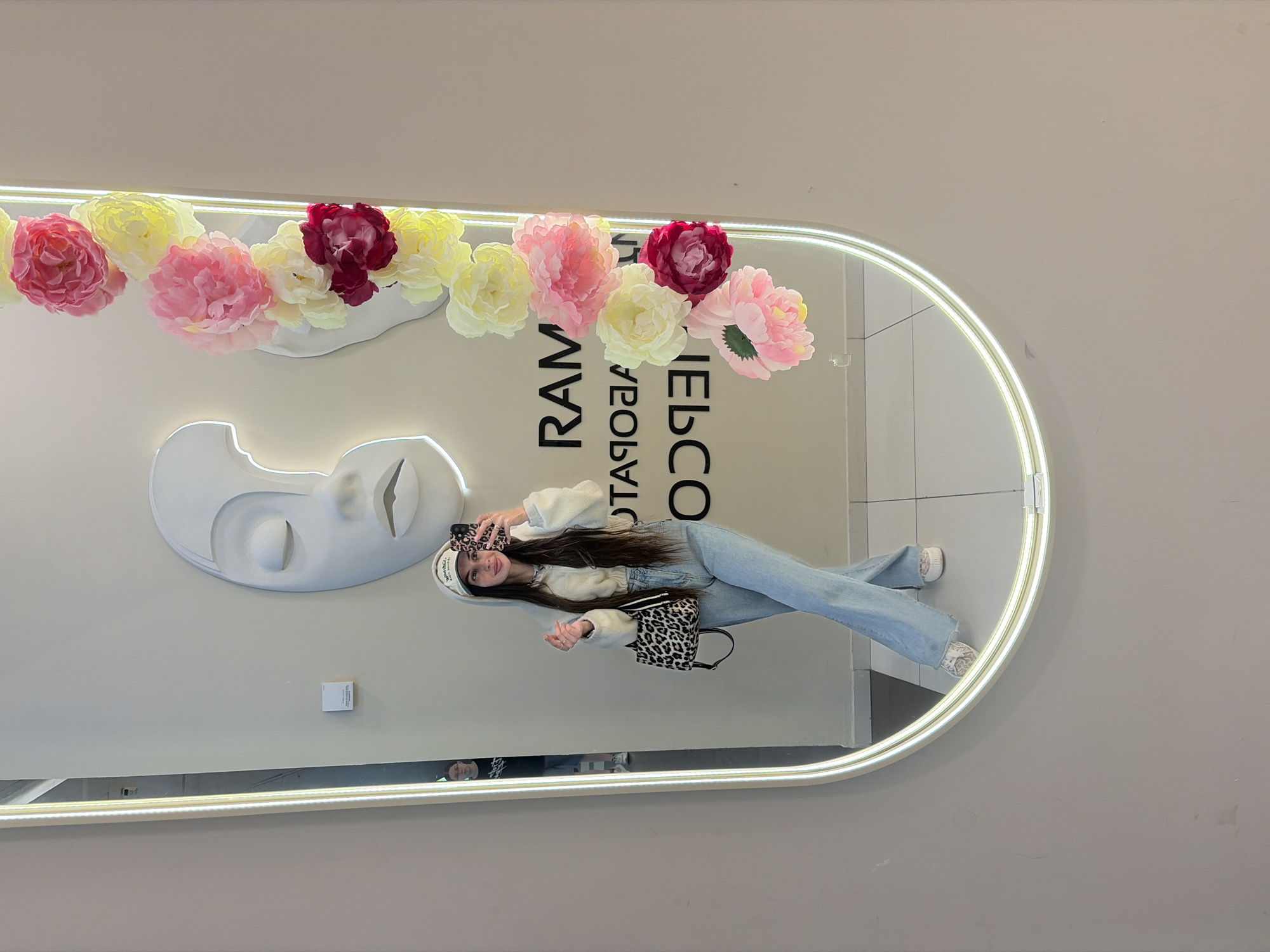 Shopping mall visit documented in Saint Petersburg