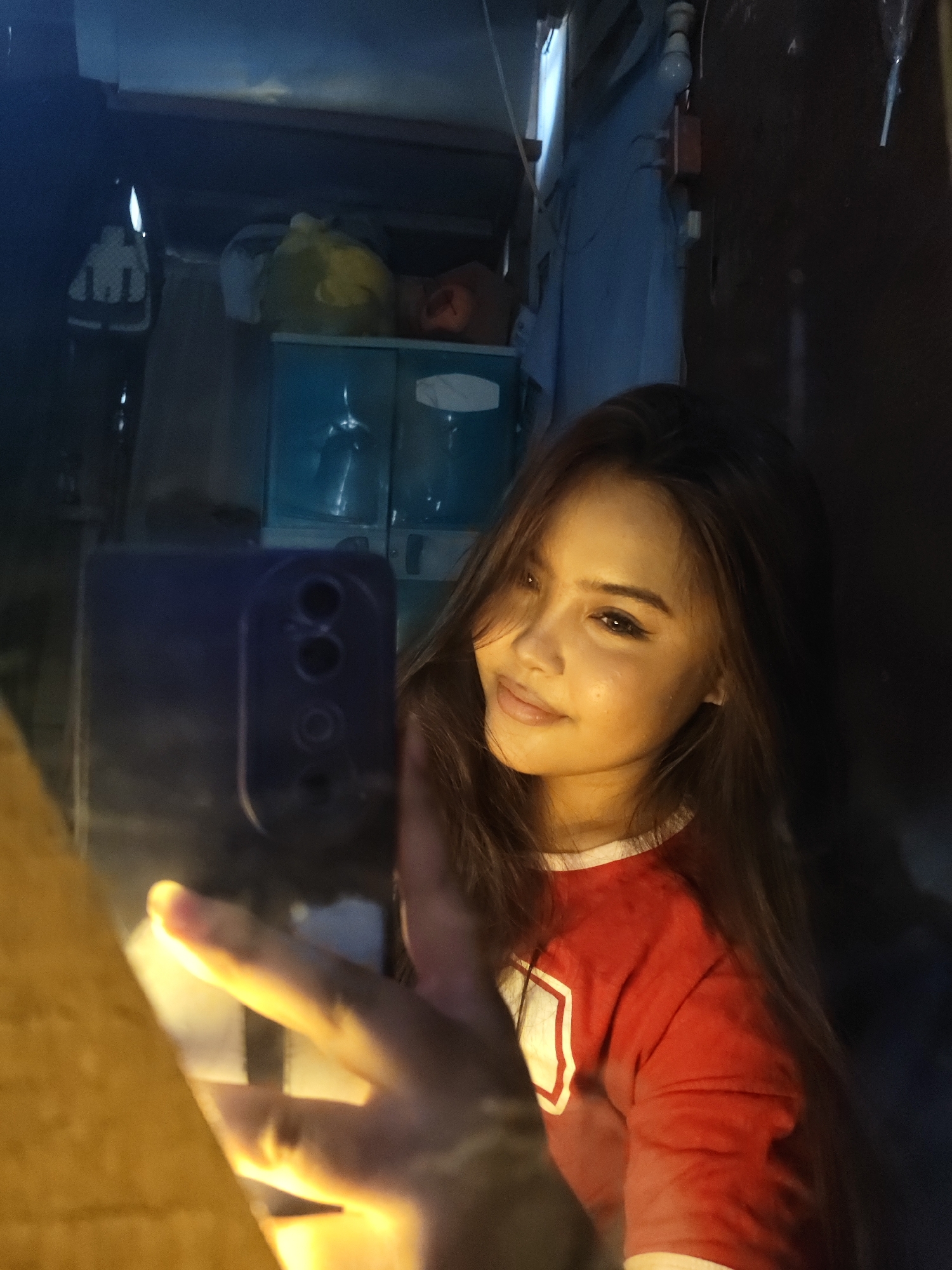 Quick selfie session in a Davao City room