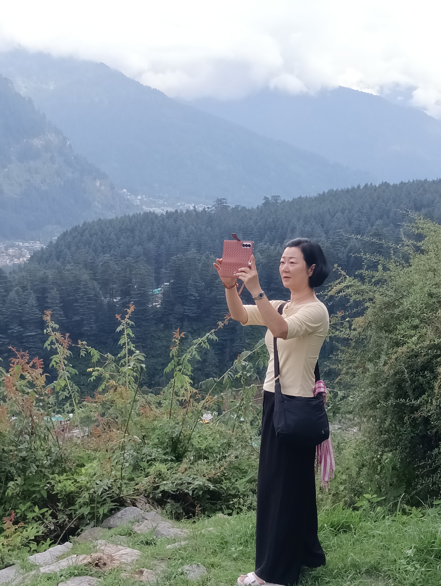 Afternoon views from the hillsides above Manali valley