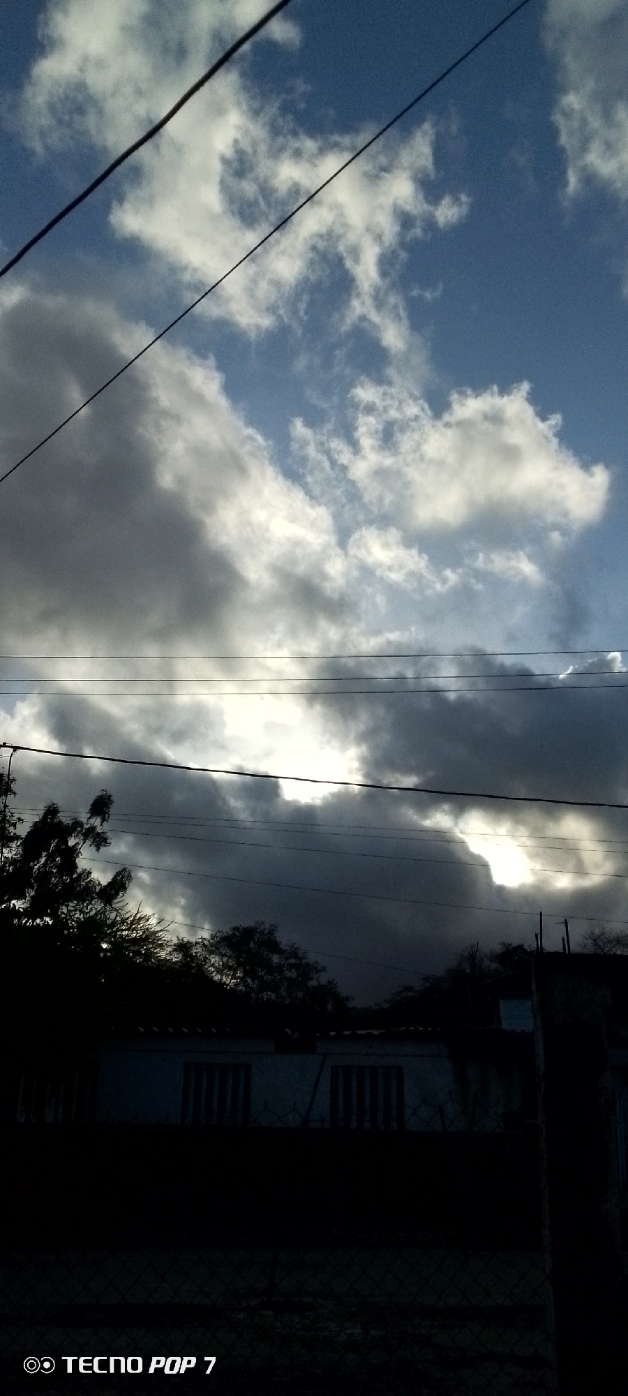 Morning sky watch in Altagracia captures dramatic clouds