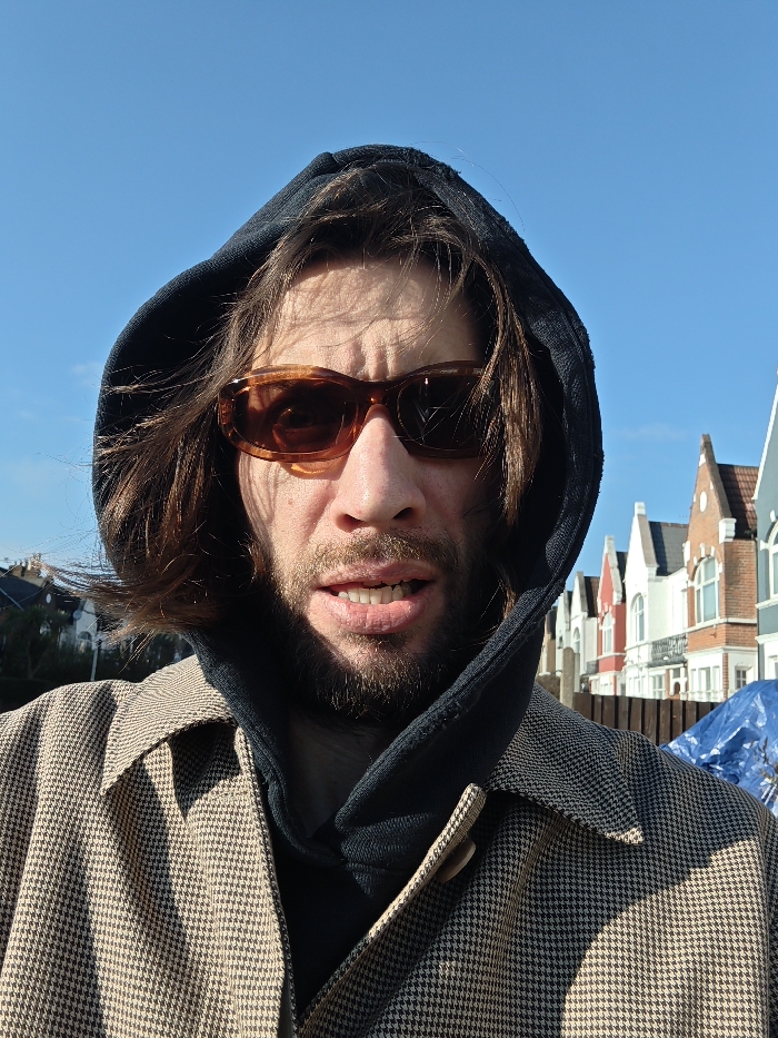 London resident documents quiet morning moments across city neighborhoods