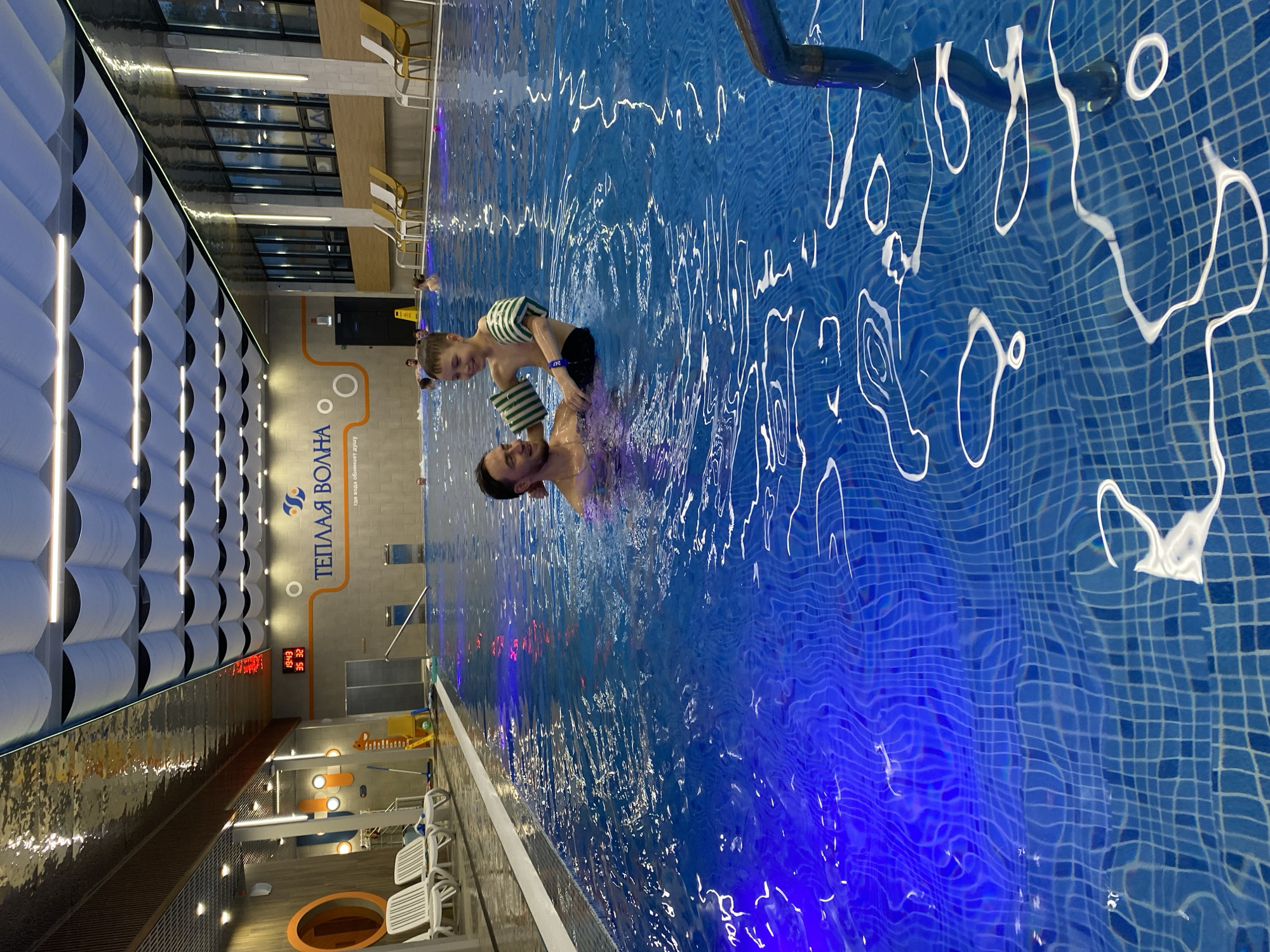 Family swimming outing documented at Votkinsk water complex