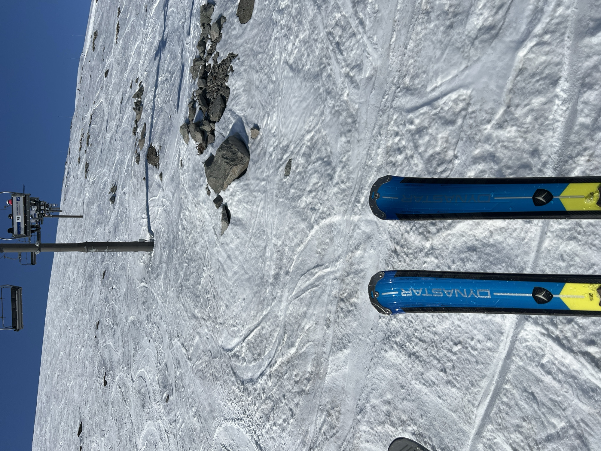 Skier documents mountain descent in Kirovsk, Russia