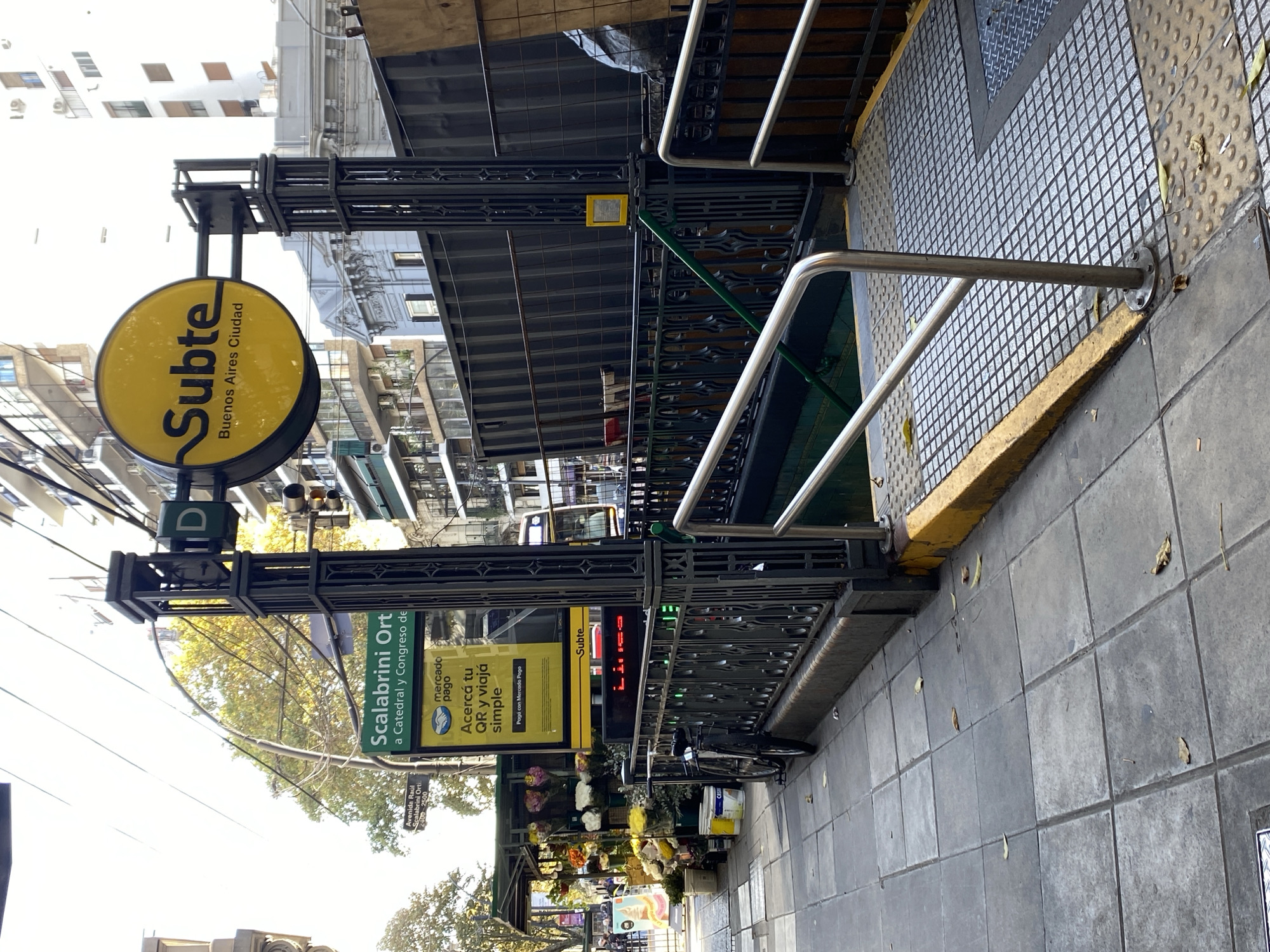 Buenos Aires resident documents everyday subway, restaurant, street scenes