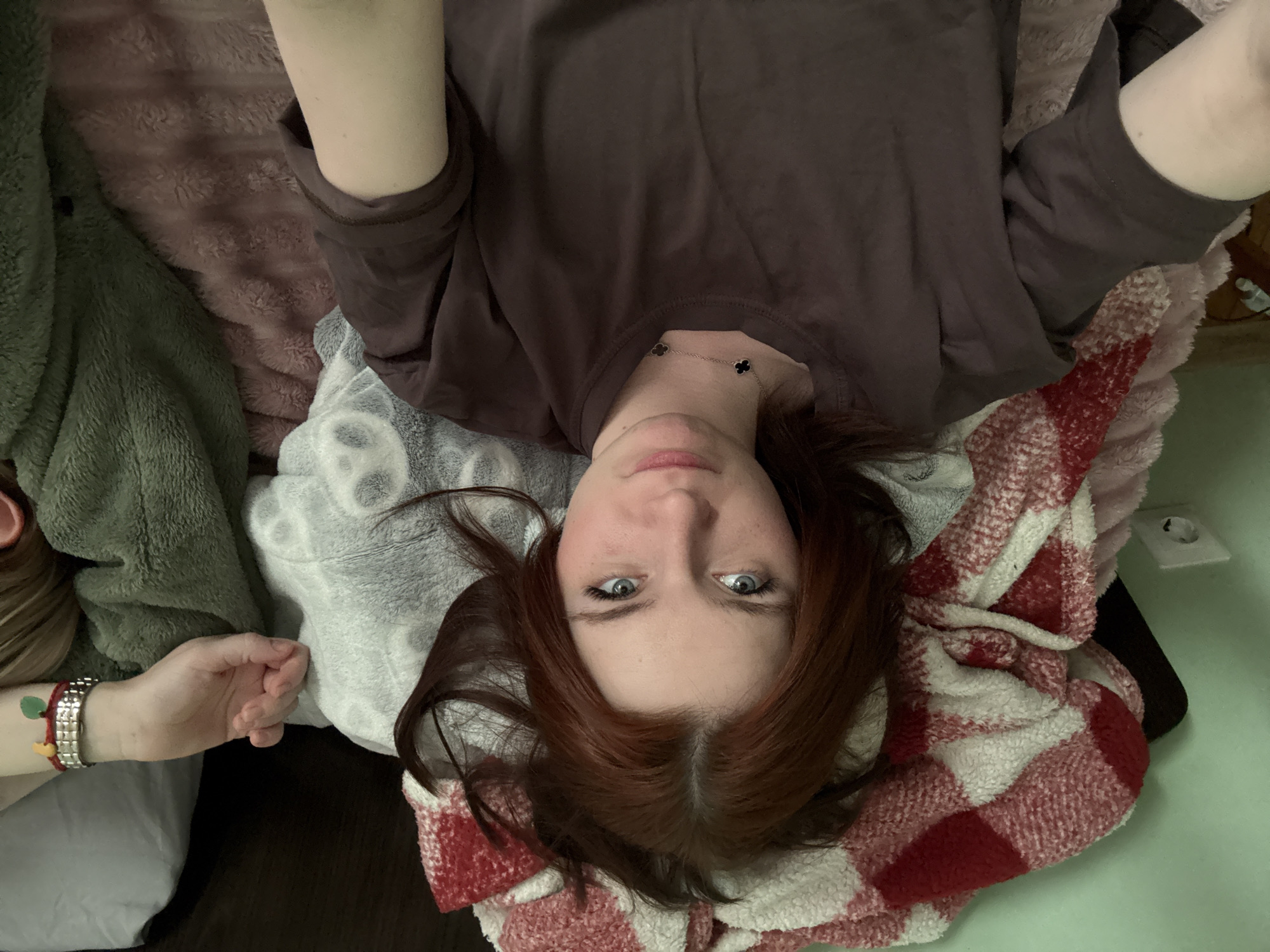 Person documented in casual indoor moments over 40-minute span