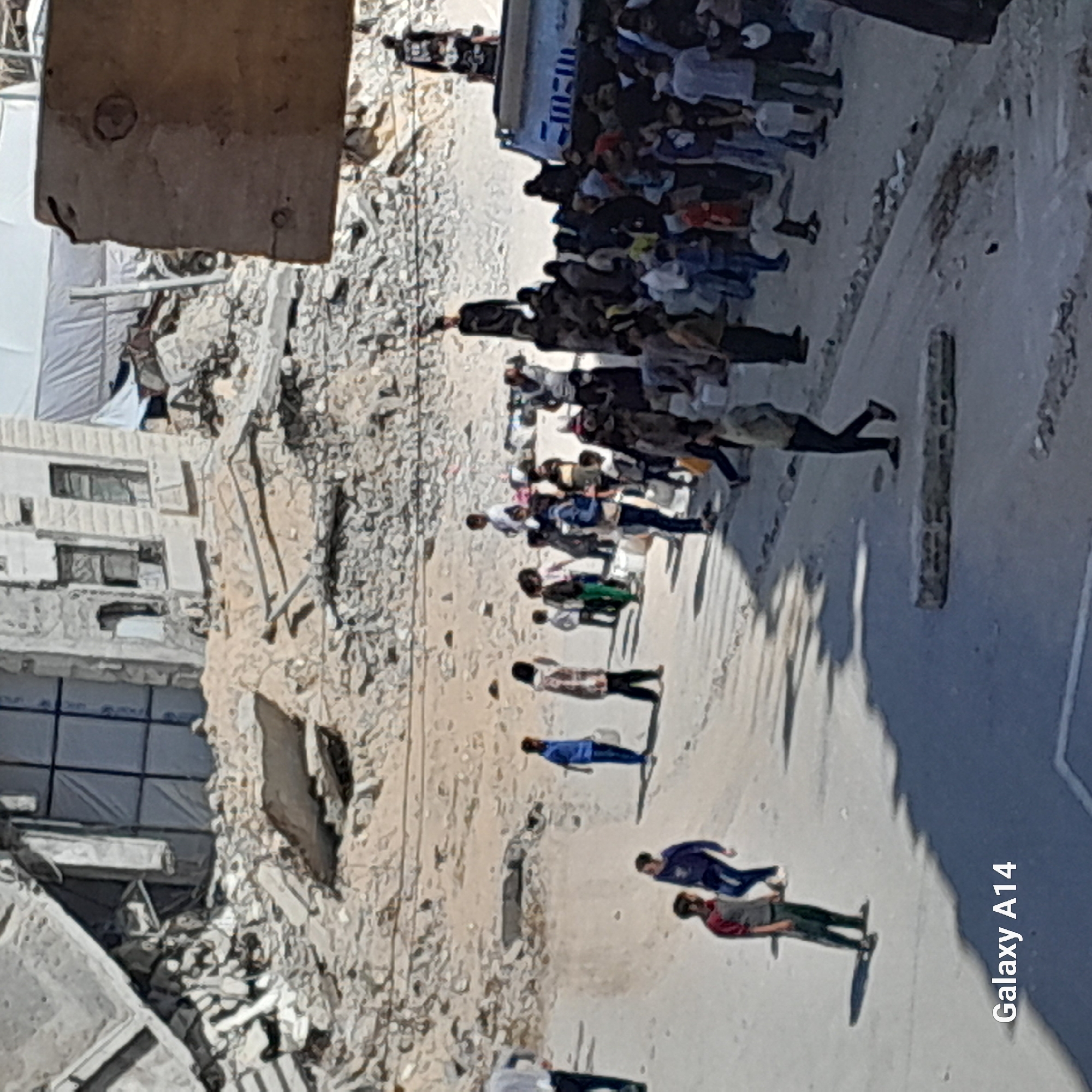 Urban destruction and displacement documented by multiple witnesses