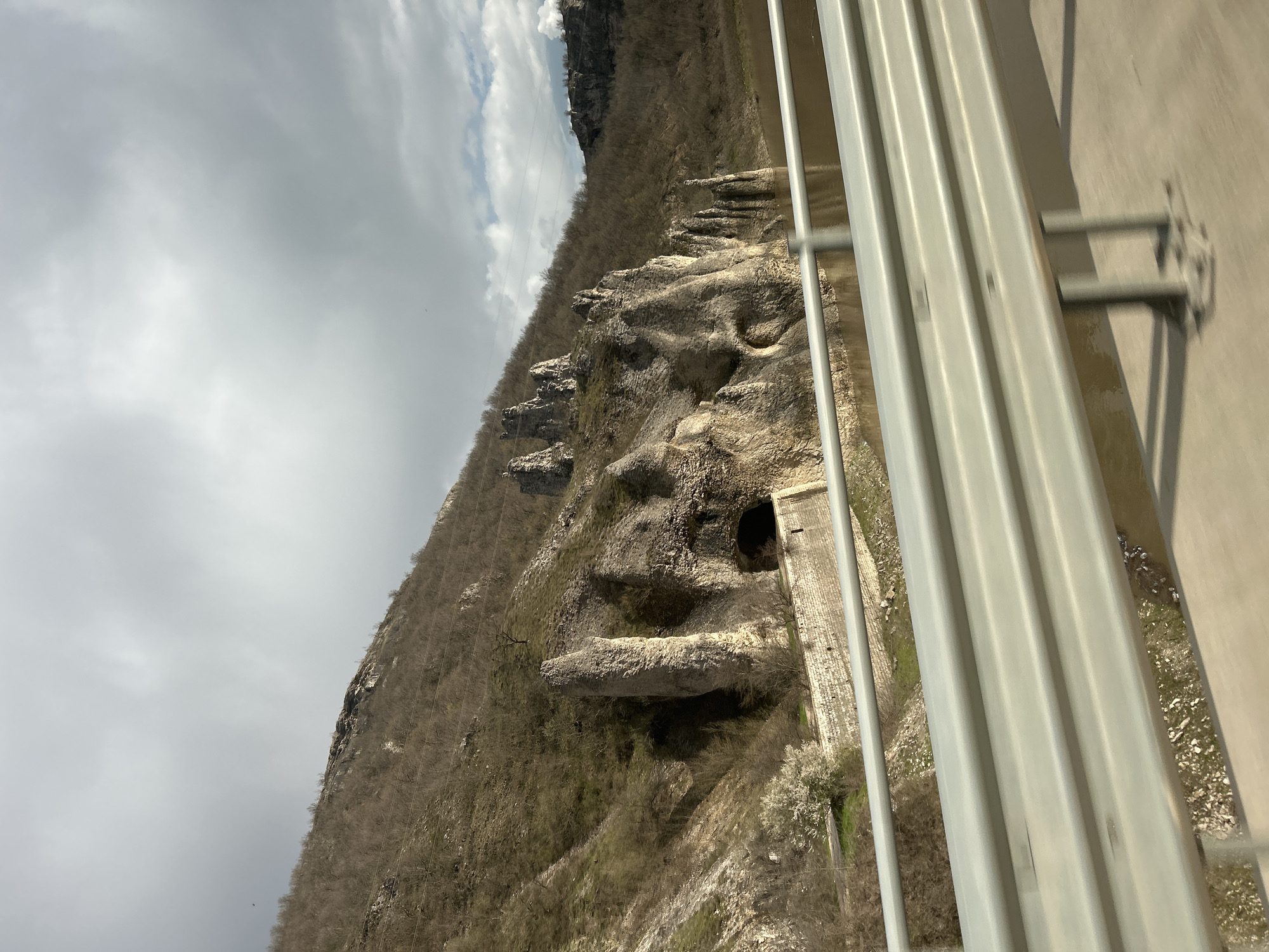 Face-like rock formation spotted on Asparuhovo mountainside