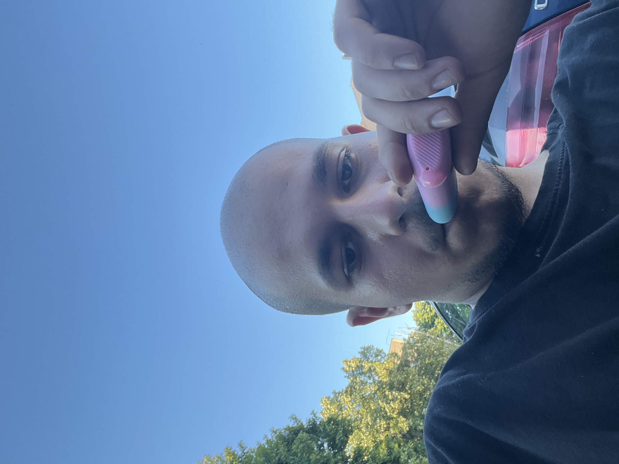 Man photographed vaping in Montana, Bulgaria