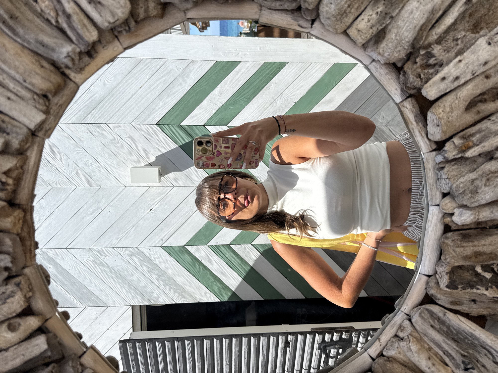 Casual moments captured in Ramatuelle: selfies and beach scenes