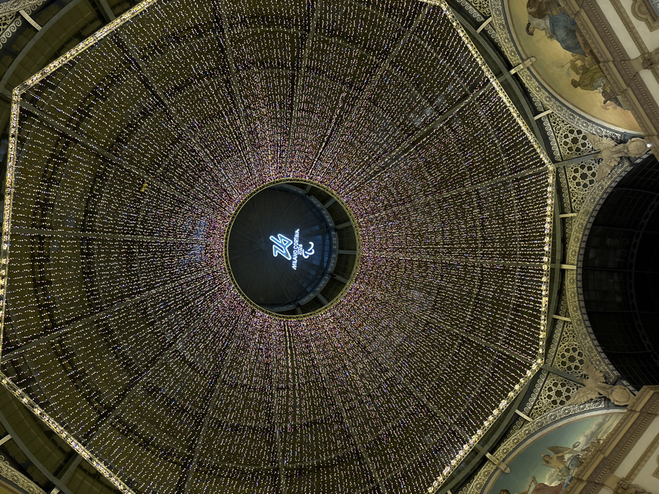 Milan's Galleria and Duomo illuminated in nighttime documentation