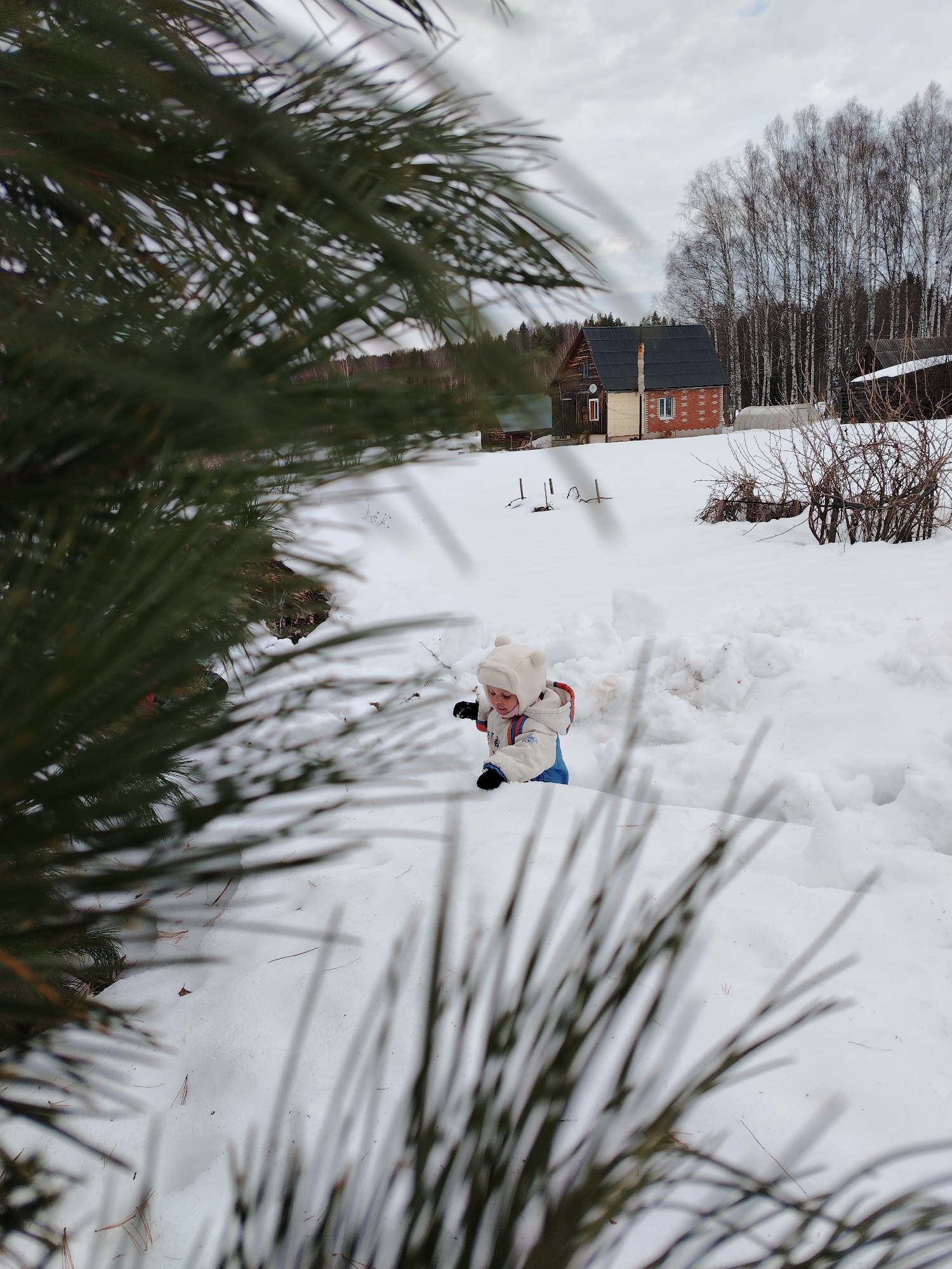 Family life captured in snowy Russian village