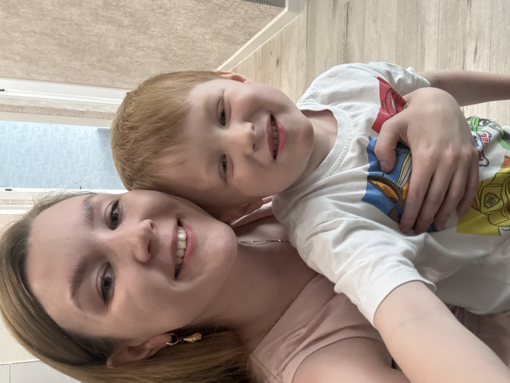 Mother and child capture morning selfies in Izhevsk home