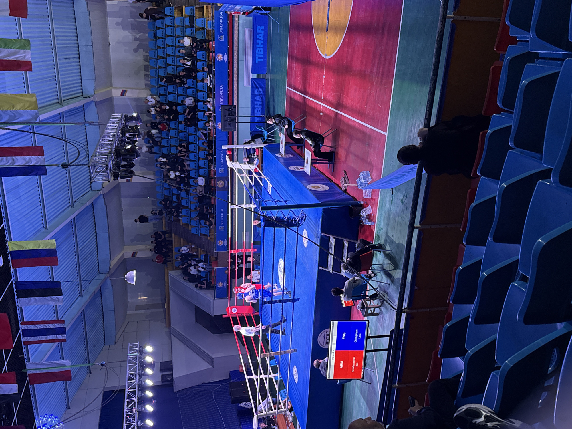Boxing match draws spectators near Yerevan TV Tower