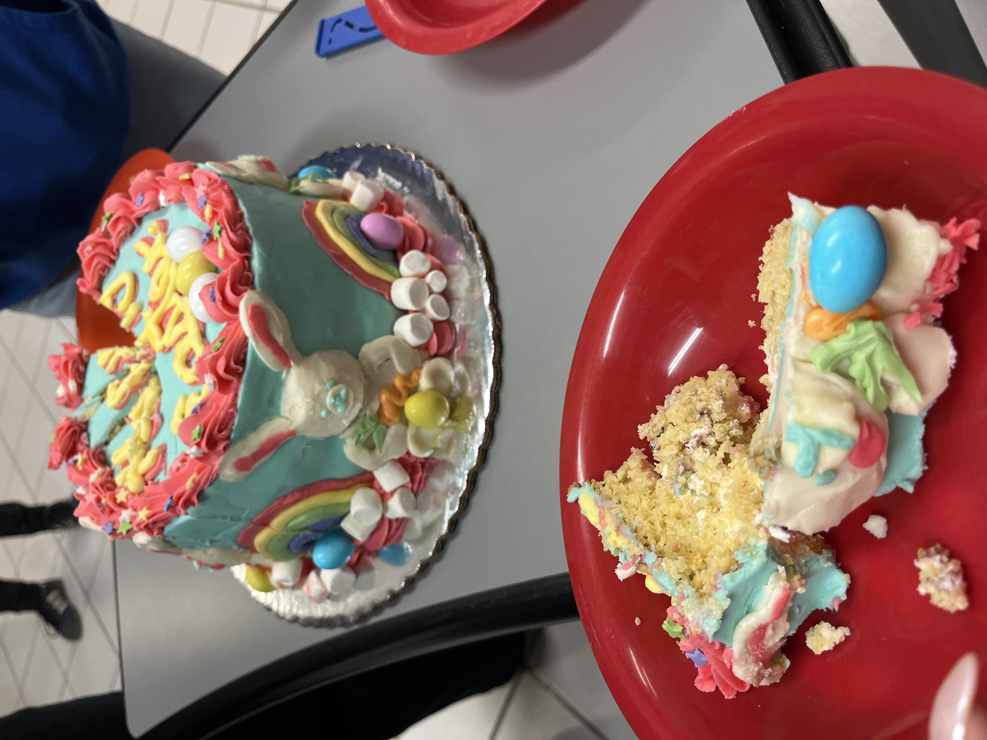 Easter cake celebration documented by witnesses in Puebla