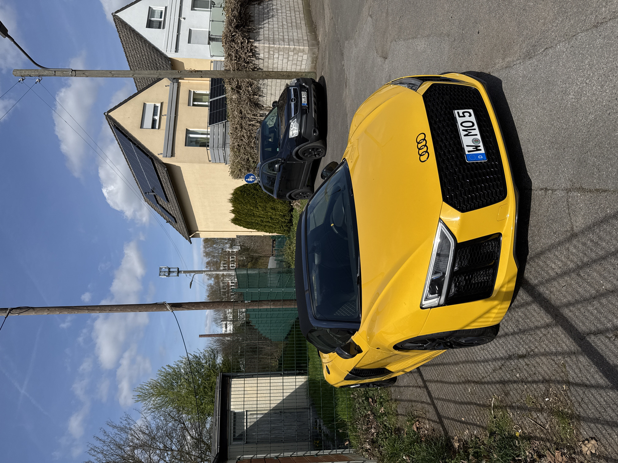 Yellow Audi R8 spotted parked in Wuppertal