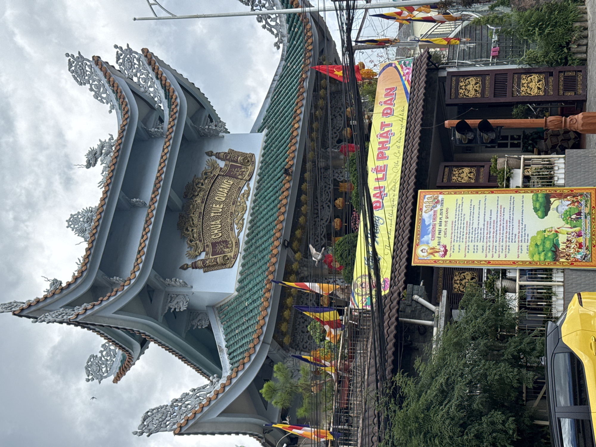 Buddhist temple architecture documented at Đà Lạt pagoda
