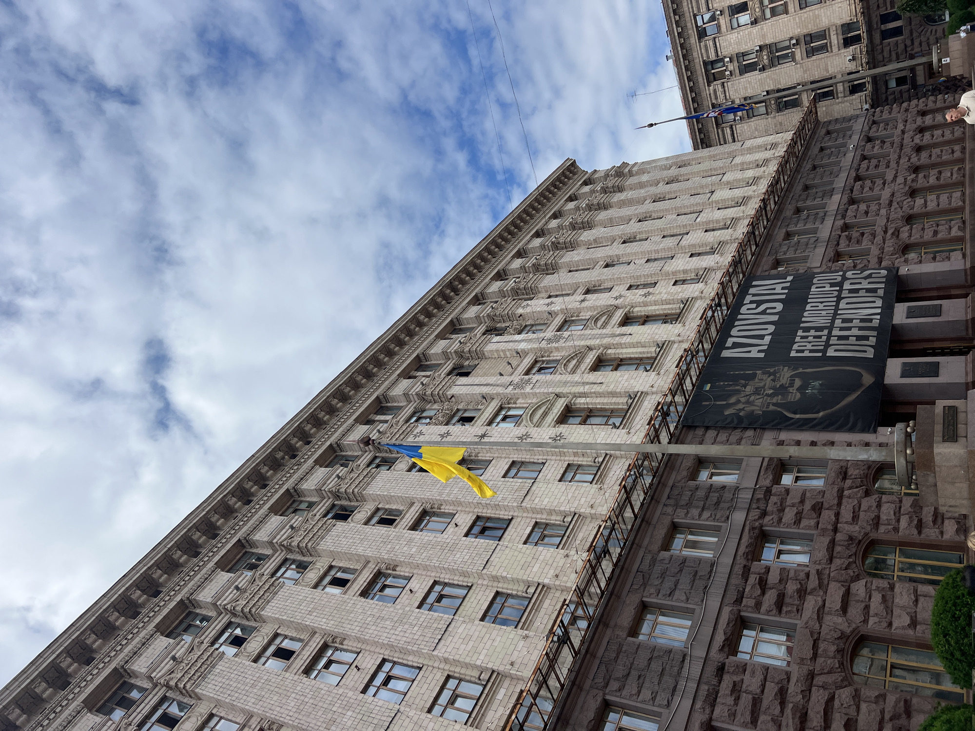 Witness documents ordinary street life in central Kyiv