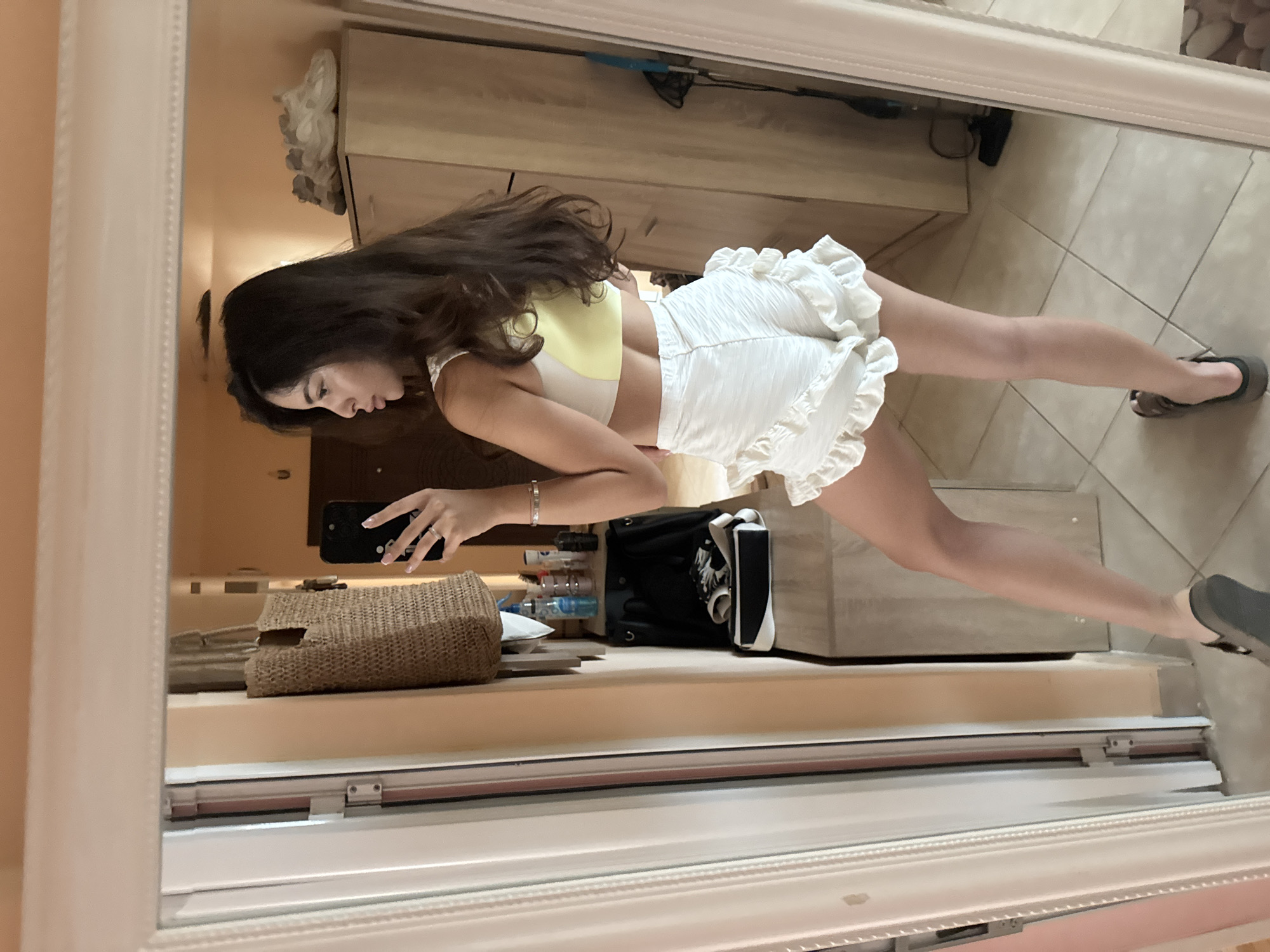 Mirror selfies and balcony moments in a Plovdiv apartment