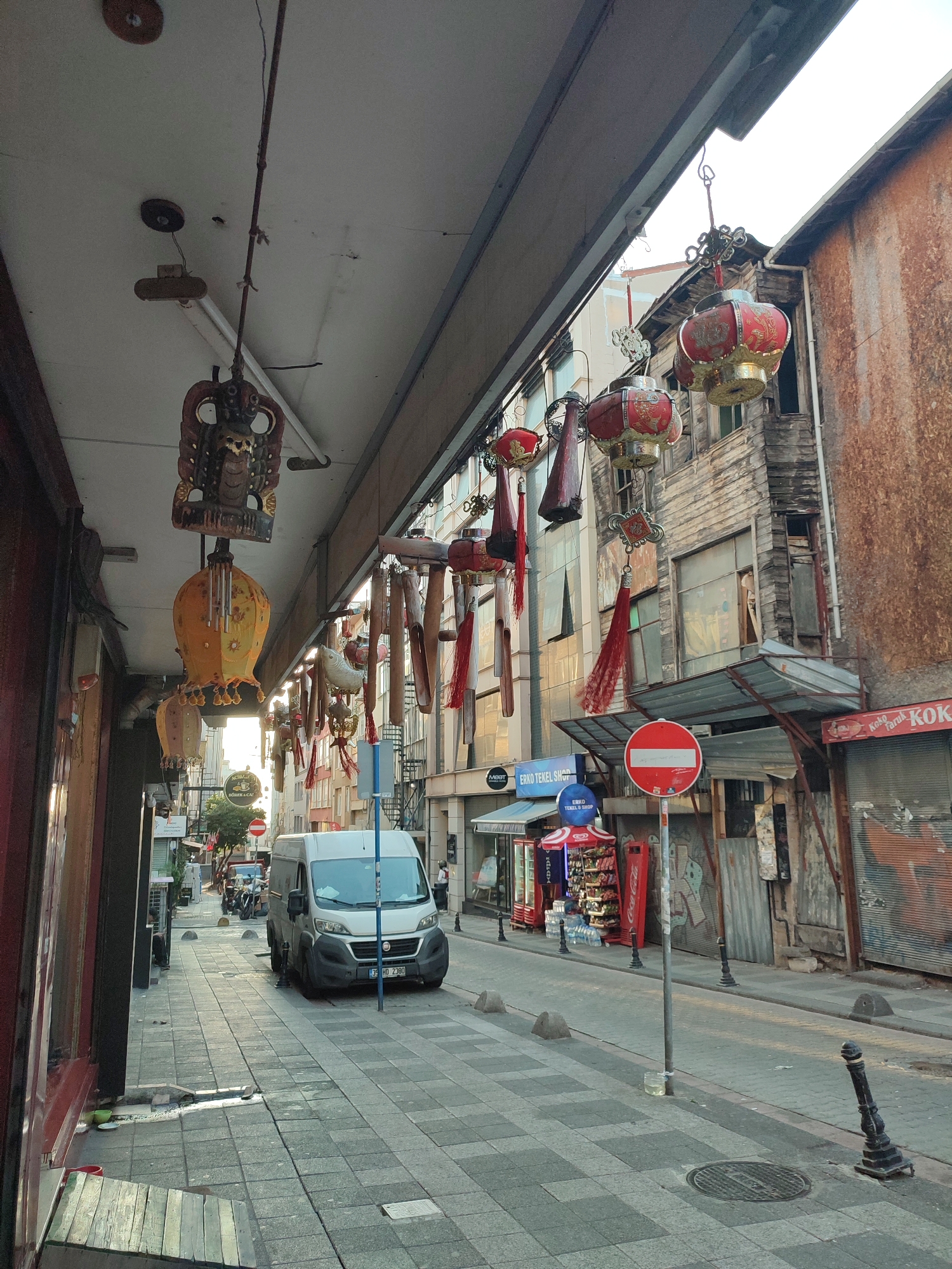 Kadıköy's shopping streets on a busy summer afternoon